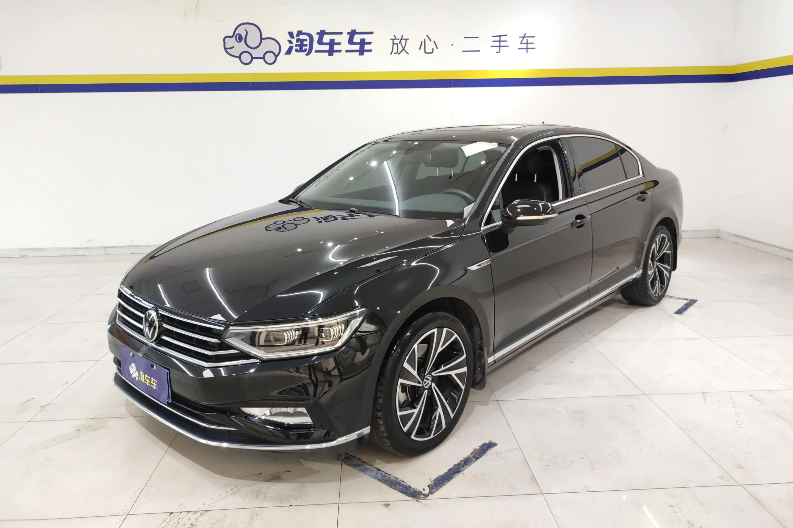 Volkswagen Magotan 2022 г. 32024 км.