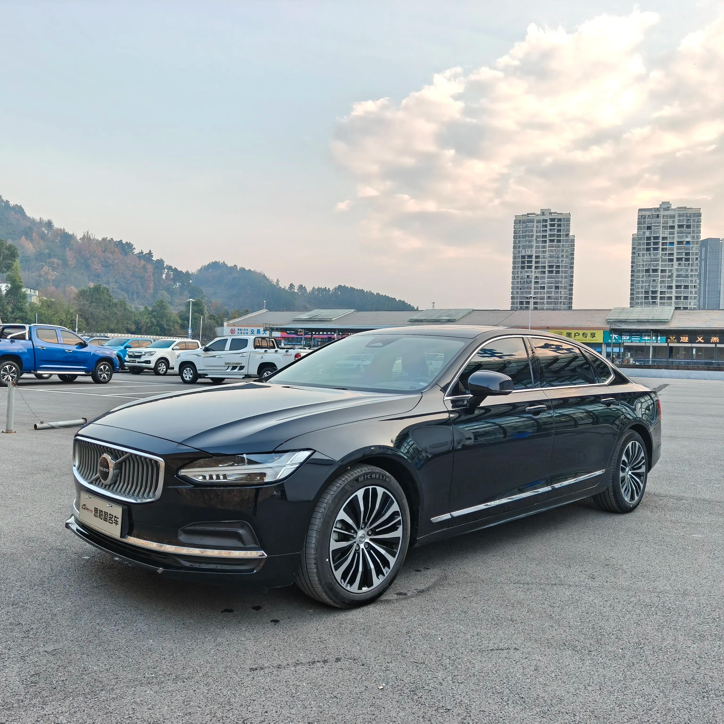 Volvo S90 2024 г. 4104 км.