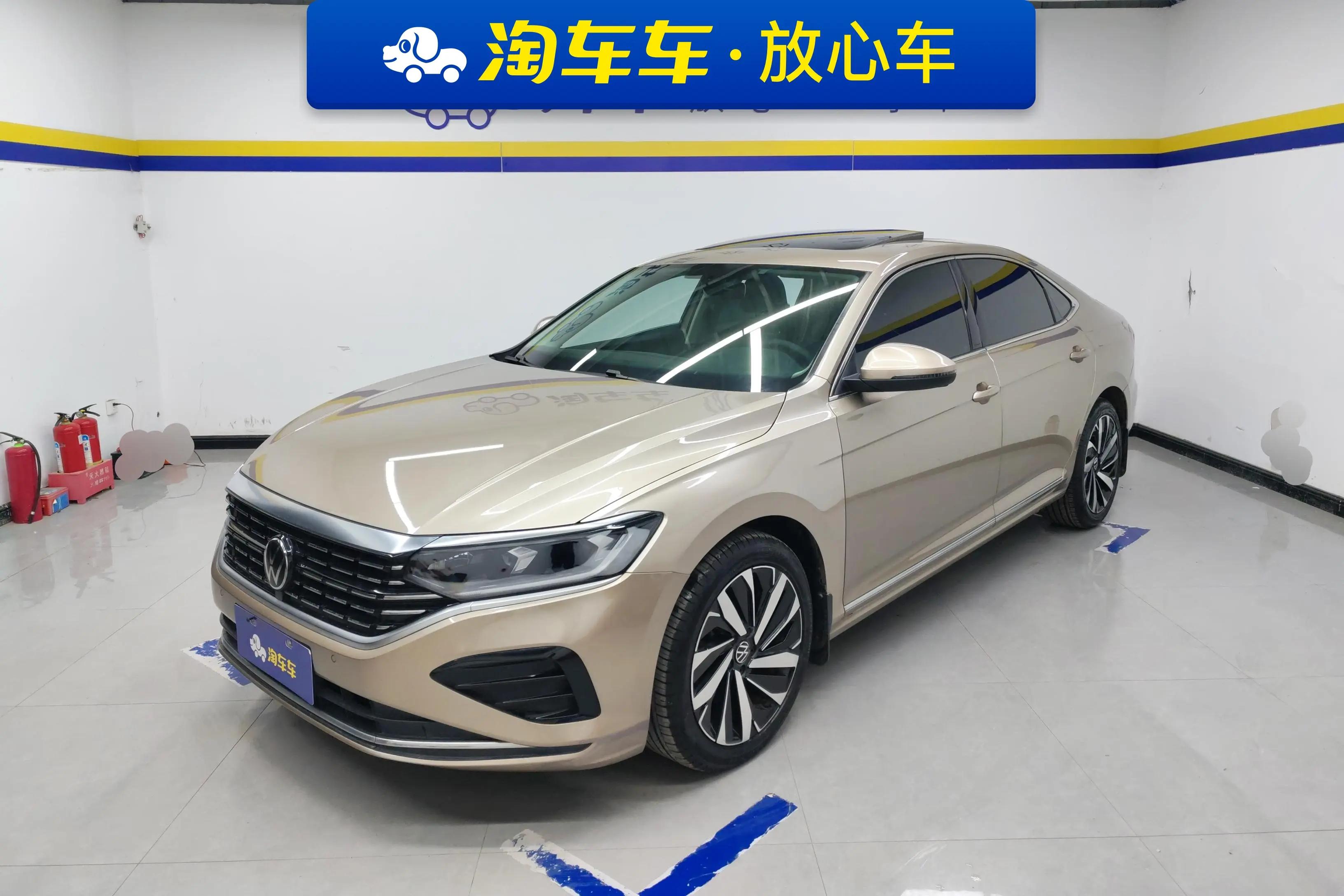 Volkswagen Passat 2023 г. 39552 км.