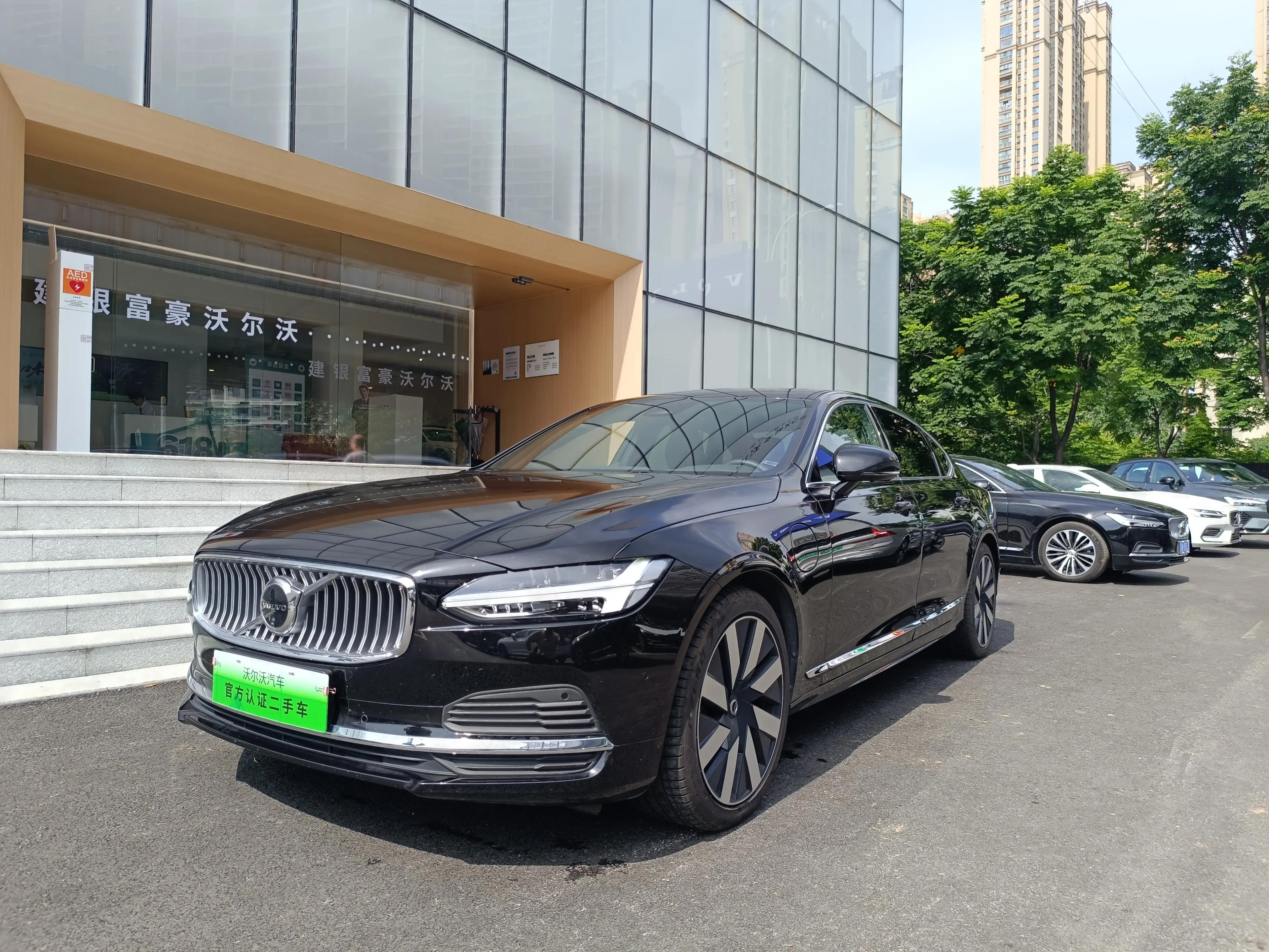 Volvo S90 PHEV 2024 г. 6702 км.
