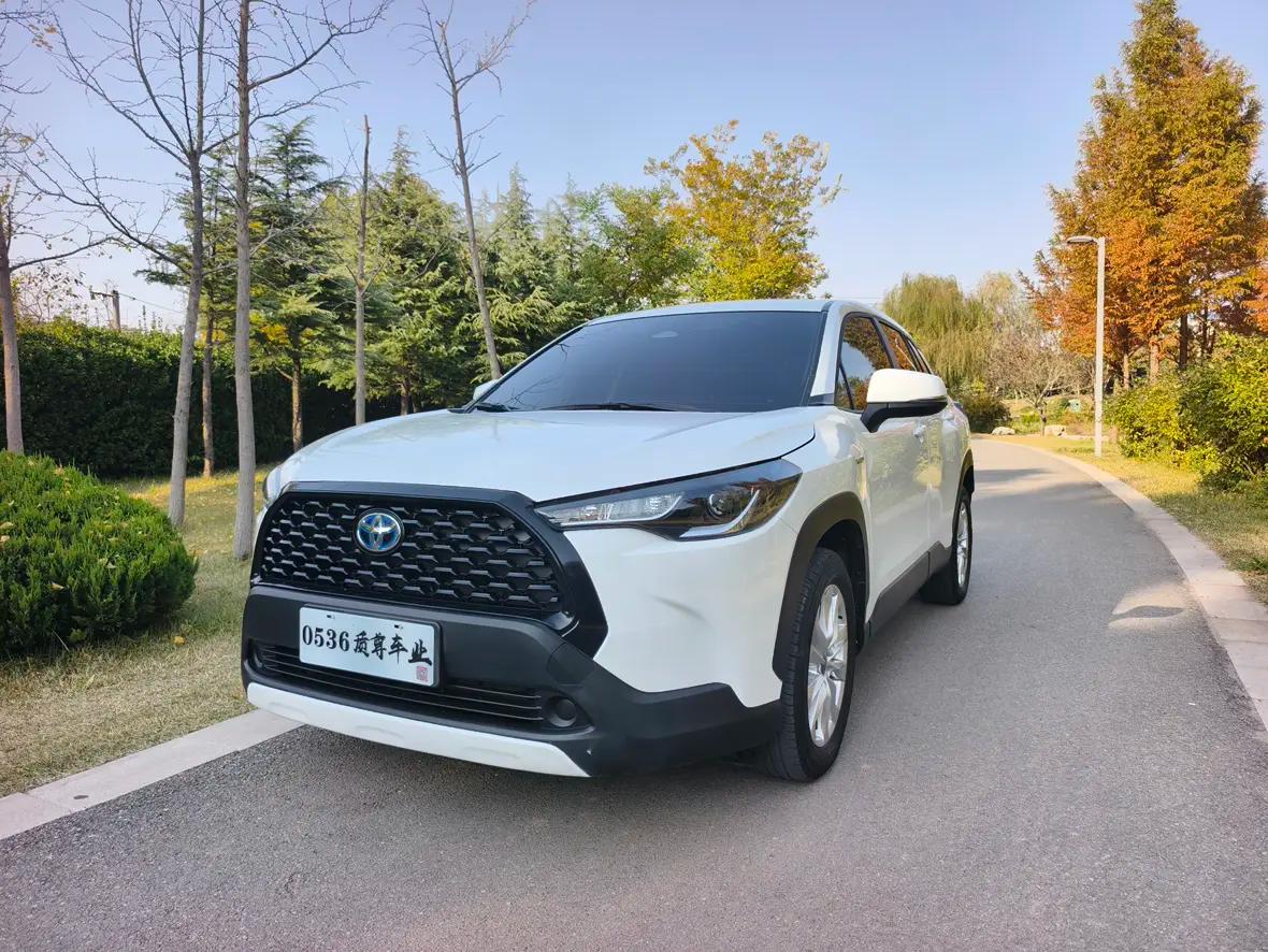 Toyota Corolla Cross 2024 г. 34124 км.