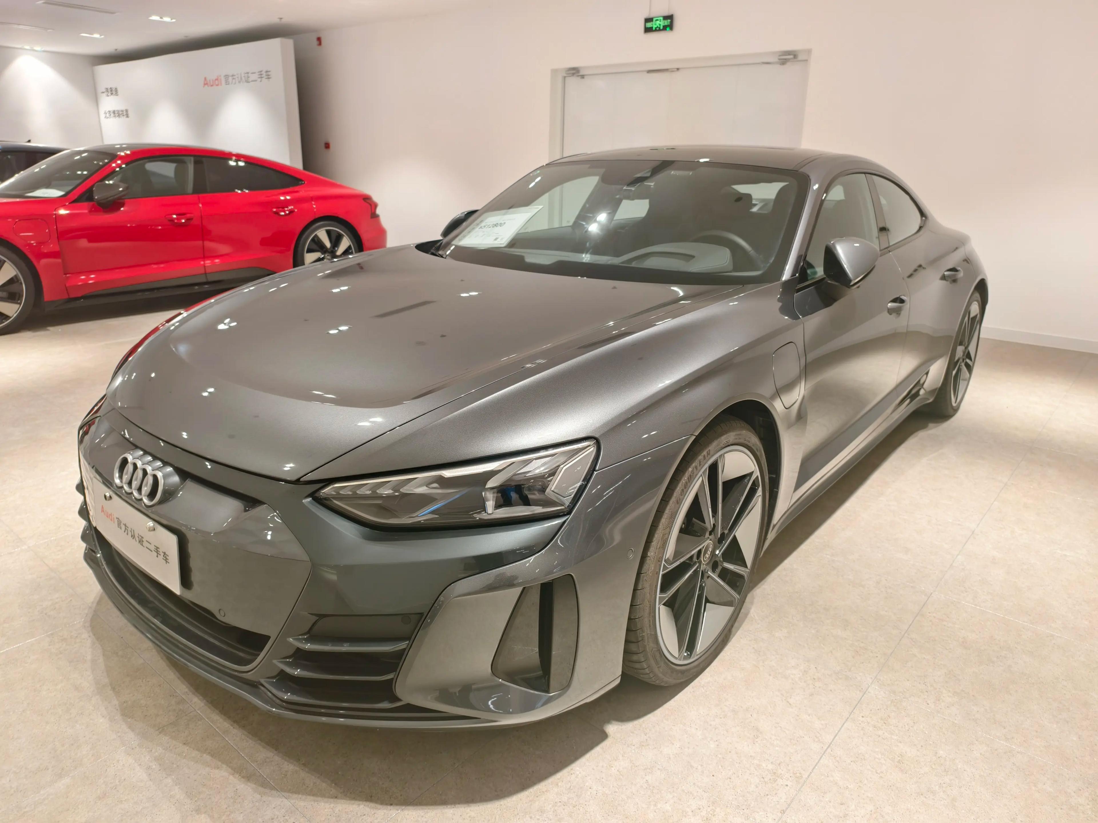 Audi e-tron GT 2024 г. 3323 км.