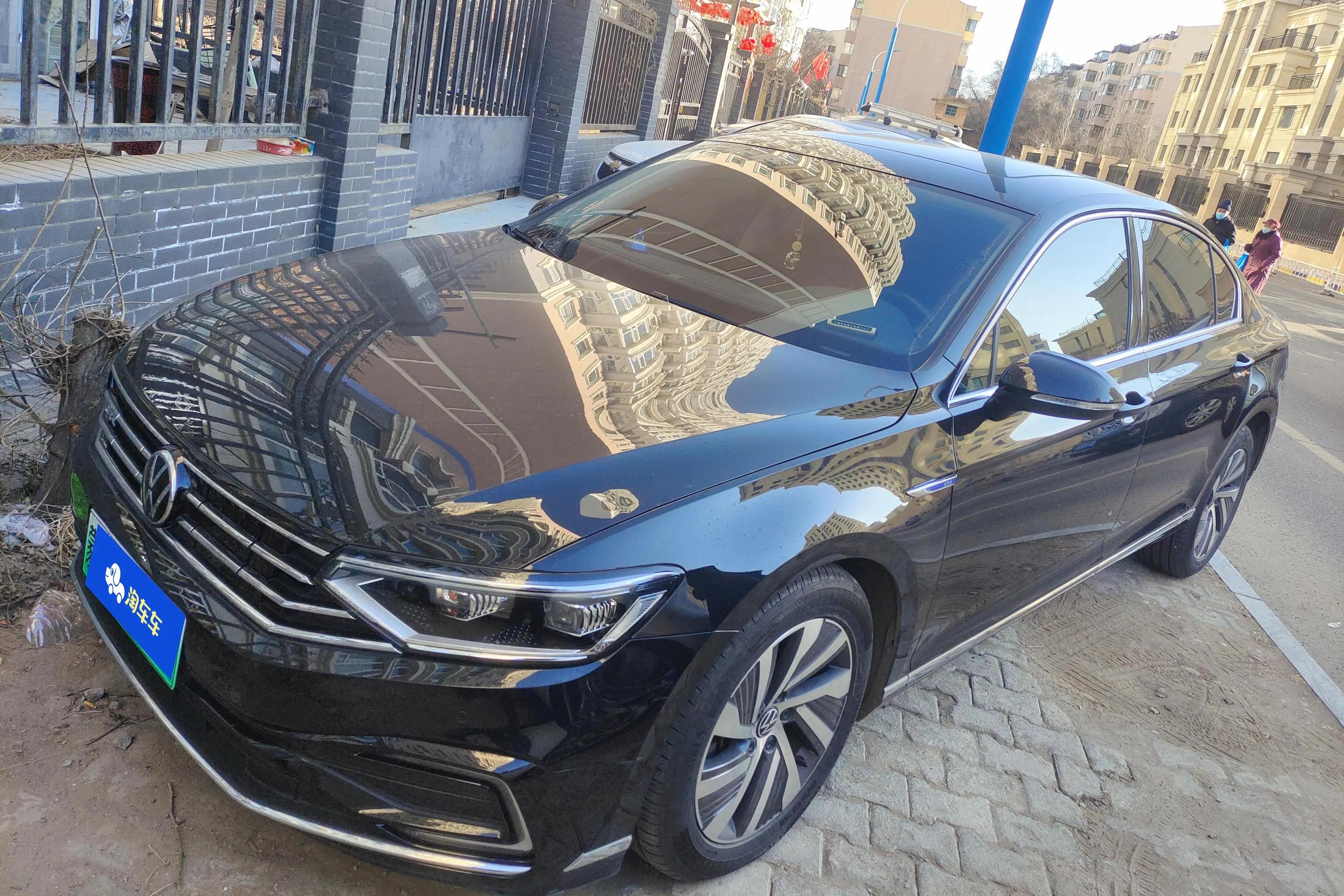 Volkswagen Magotan PHEV 2023 г. 70529 км.