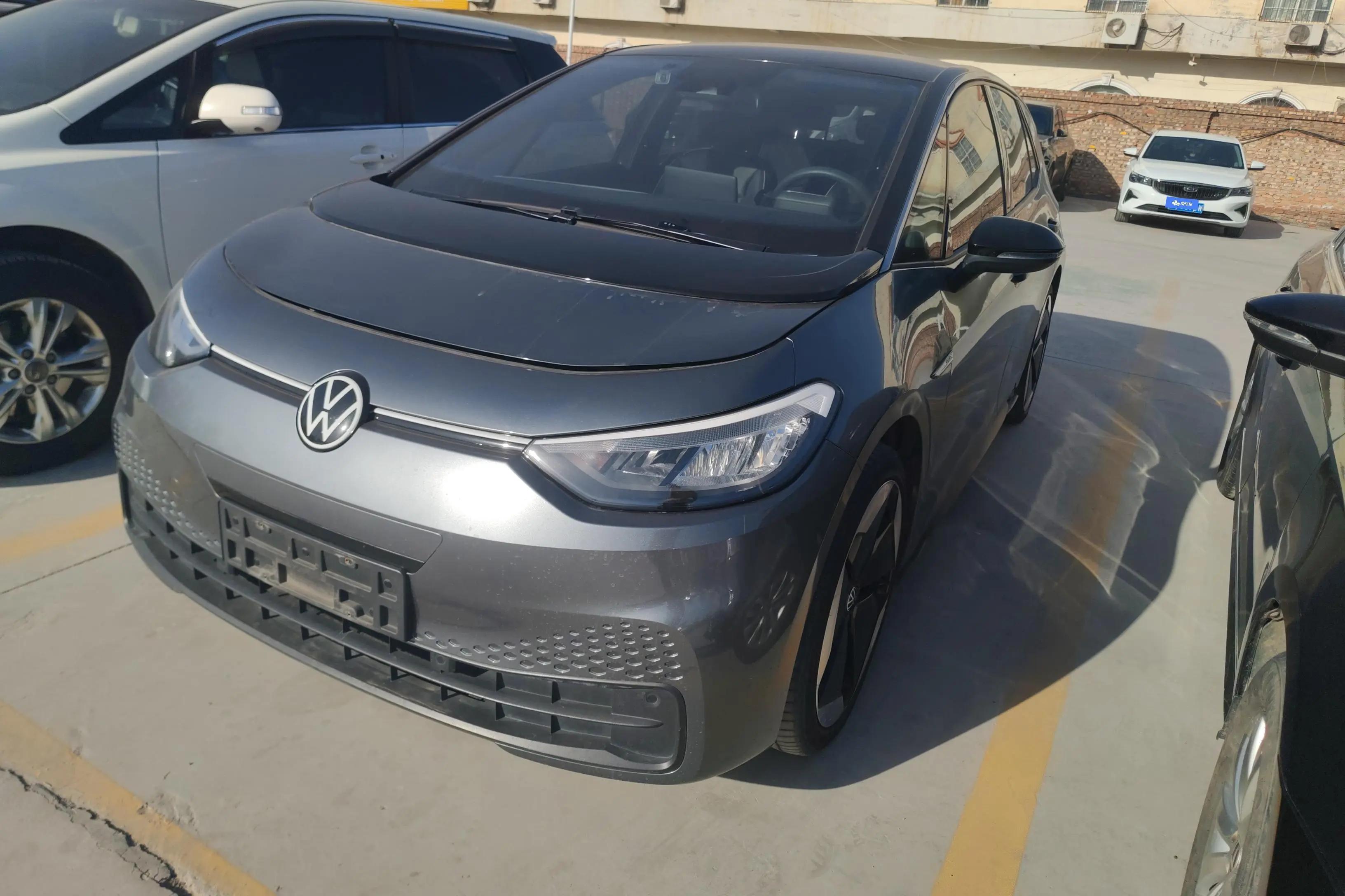 Volkswagen ID.3 2023 г. 57615 км.