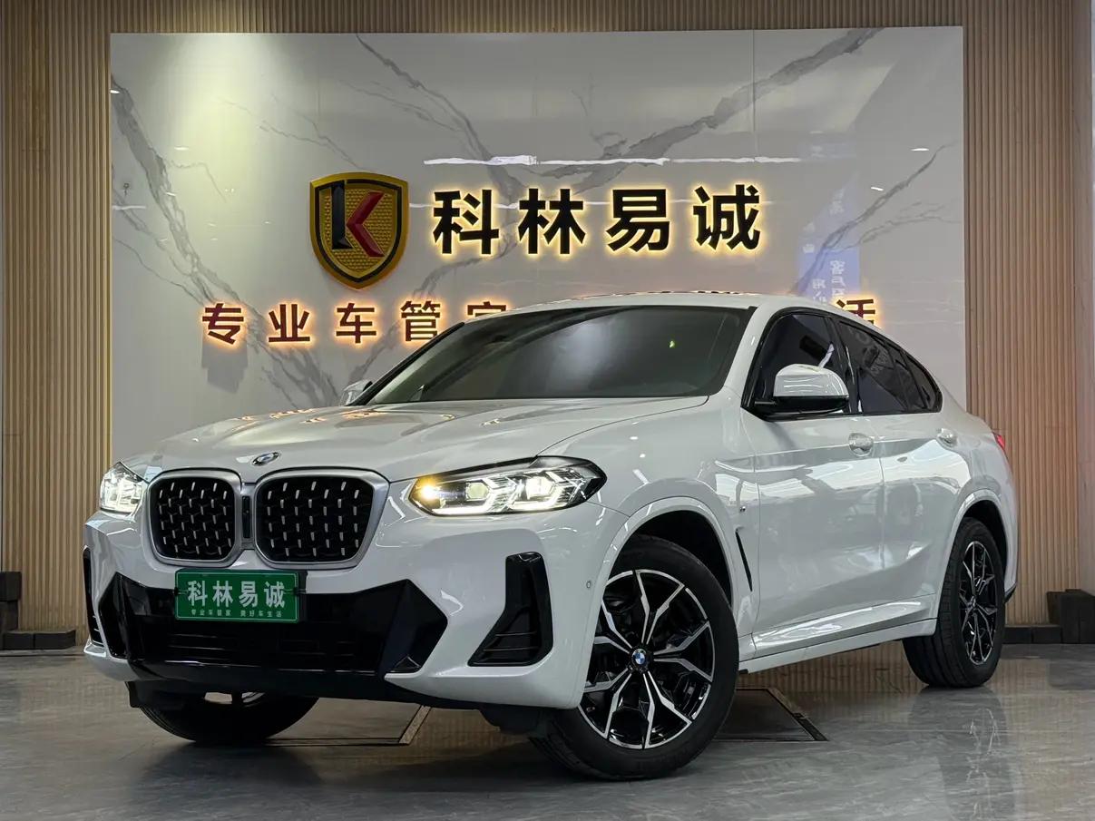BMW X4 2023 г. 14008 км.
