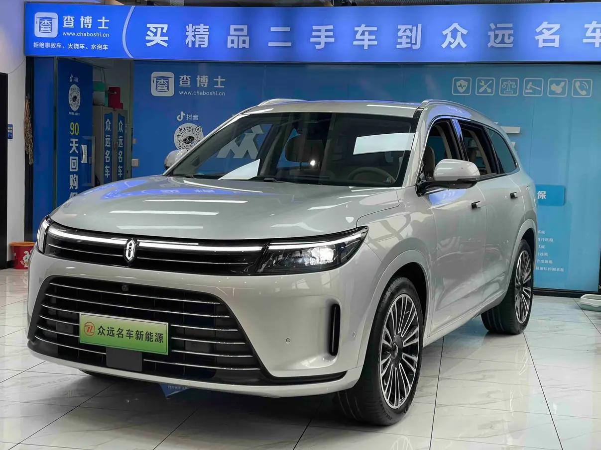 AITO M7 2024 г. 27112 км.