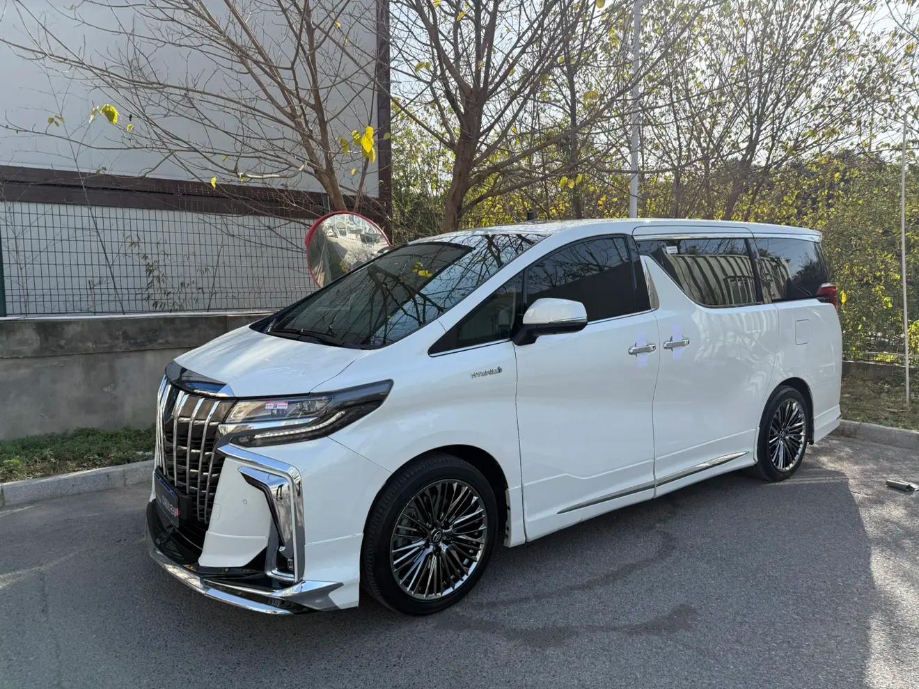 Toyota Alphard 2022 г. 77013 км.