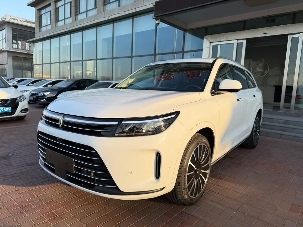 AITO M7 2023 г. 20098 км.