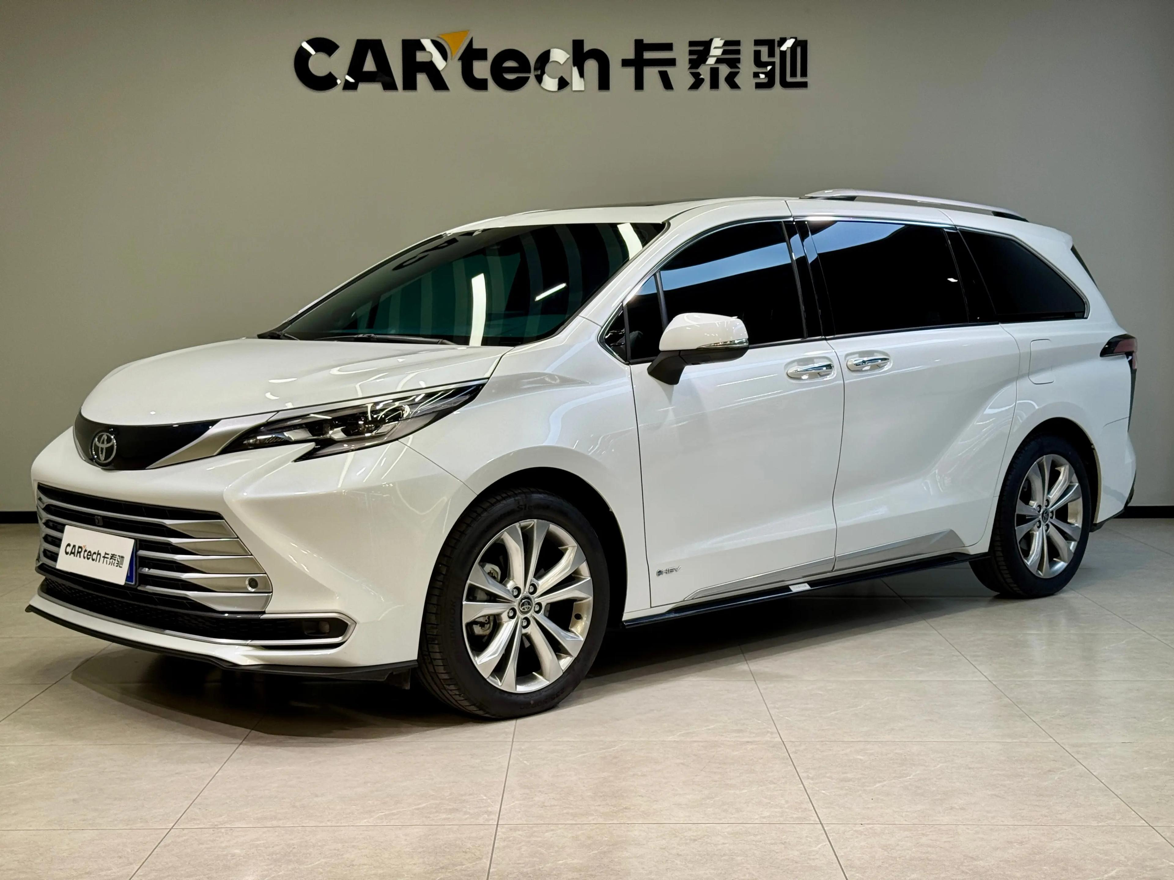 Toyota Sienna 2024 г. 24054 км.