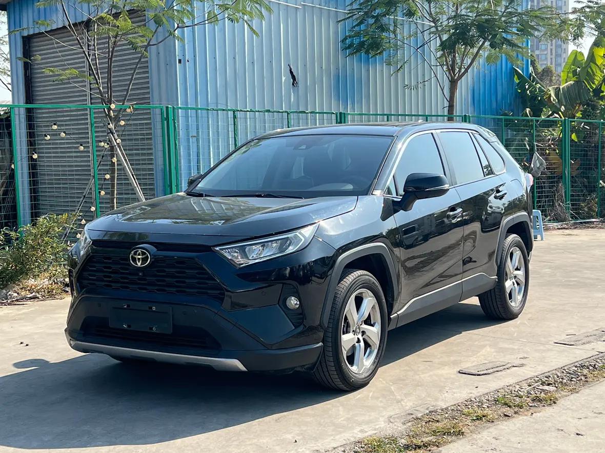 Toyota RAV4 2021 г. 43118 км.