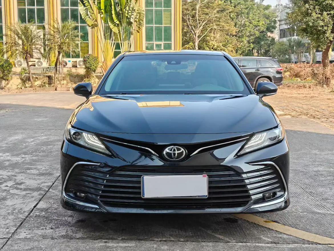 Toyota Camry 2021 г. 68120 км.