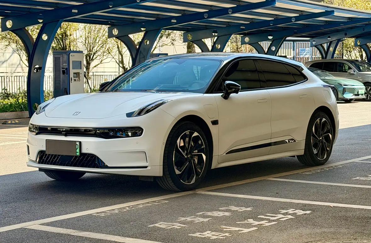 ZEEKR 001 2023 г. 25121 км.