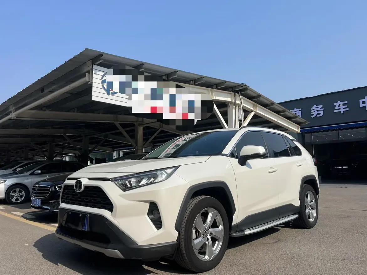 Toyota RAV4 2023 г. 29107 км.