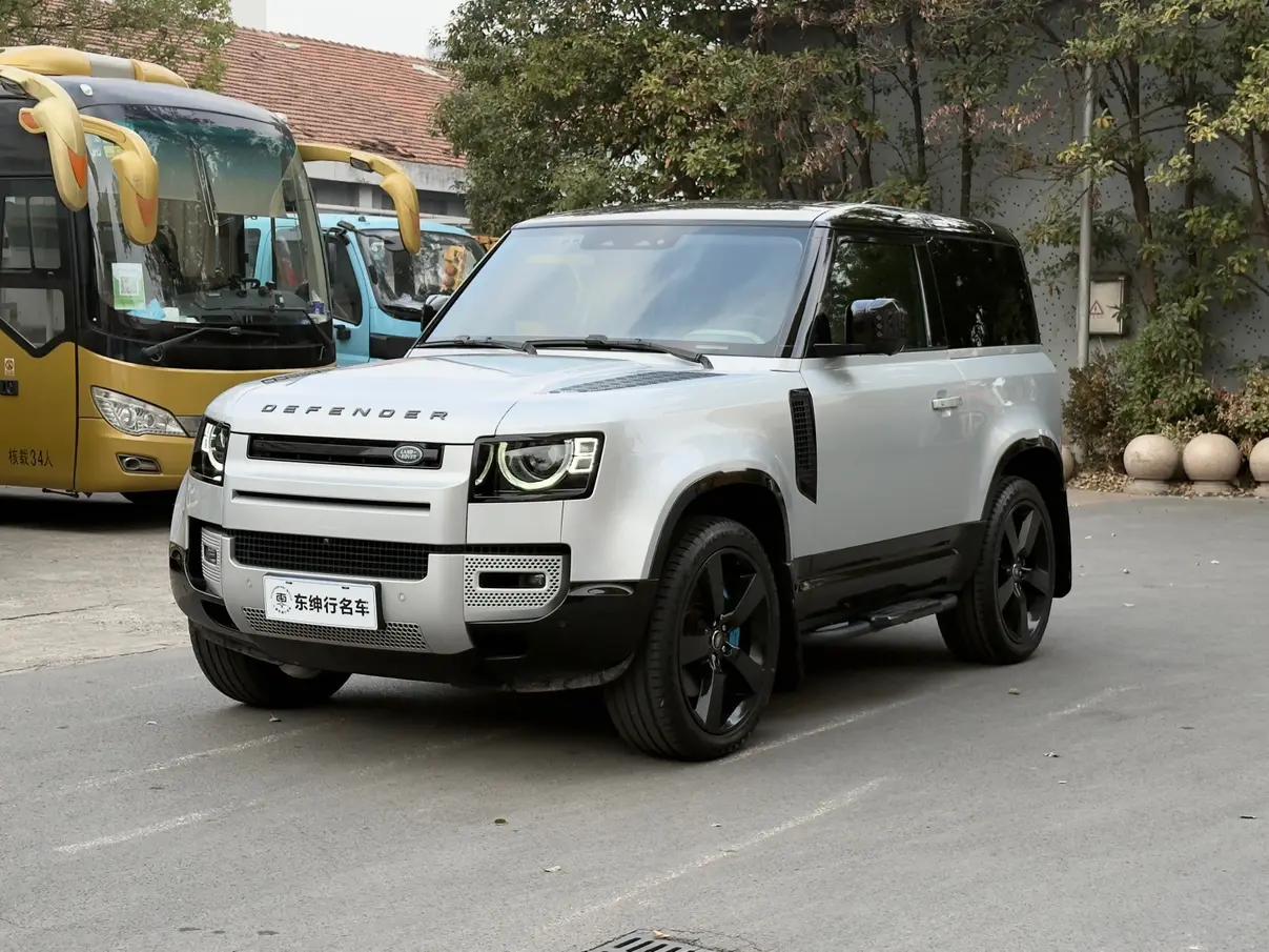 Land Rover Guard 2022 г. 45096 км.