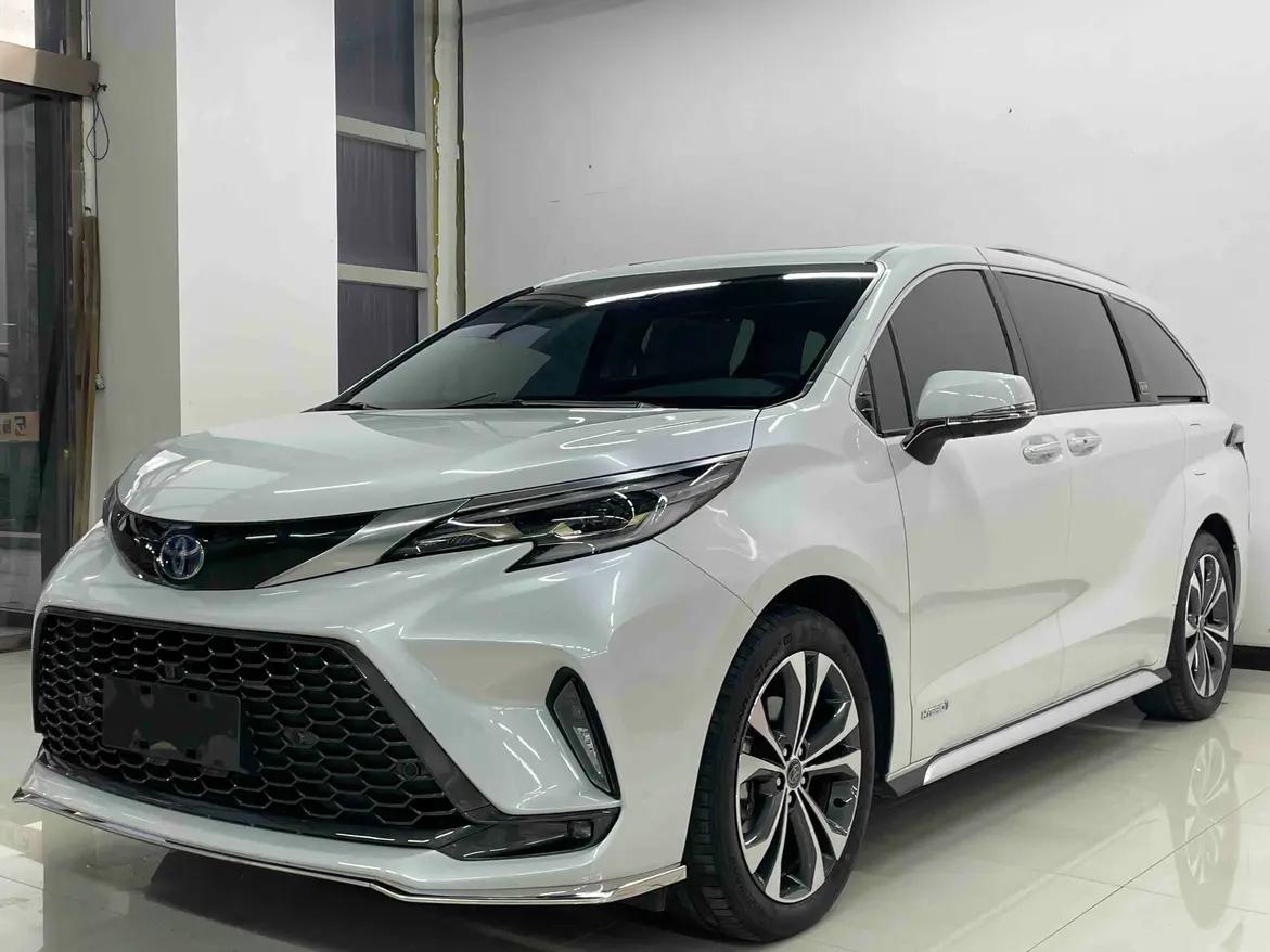 Toyota Granvia 2023 г. 15077 км.