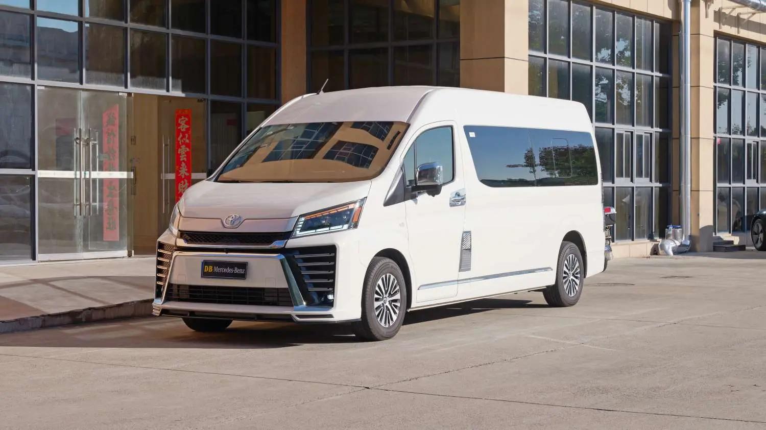Toyota HiAce 2023 г. 2036 км.
