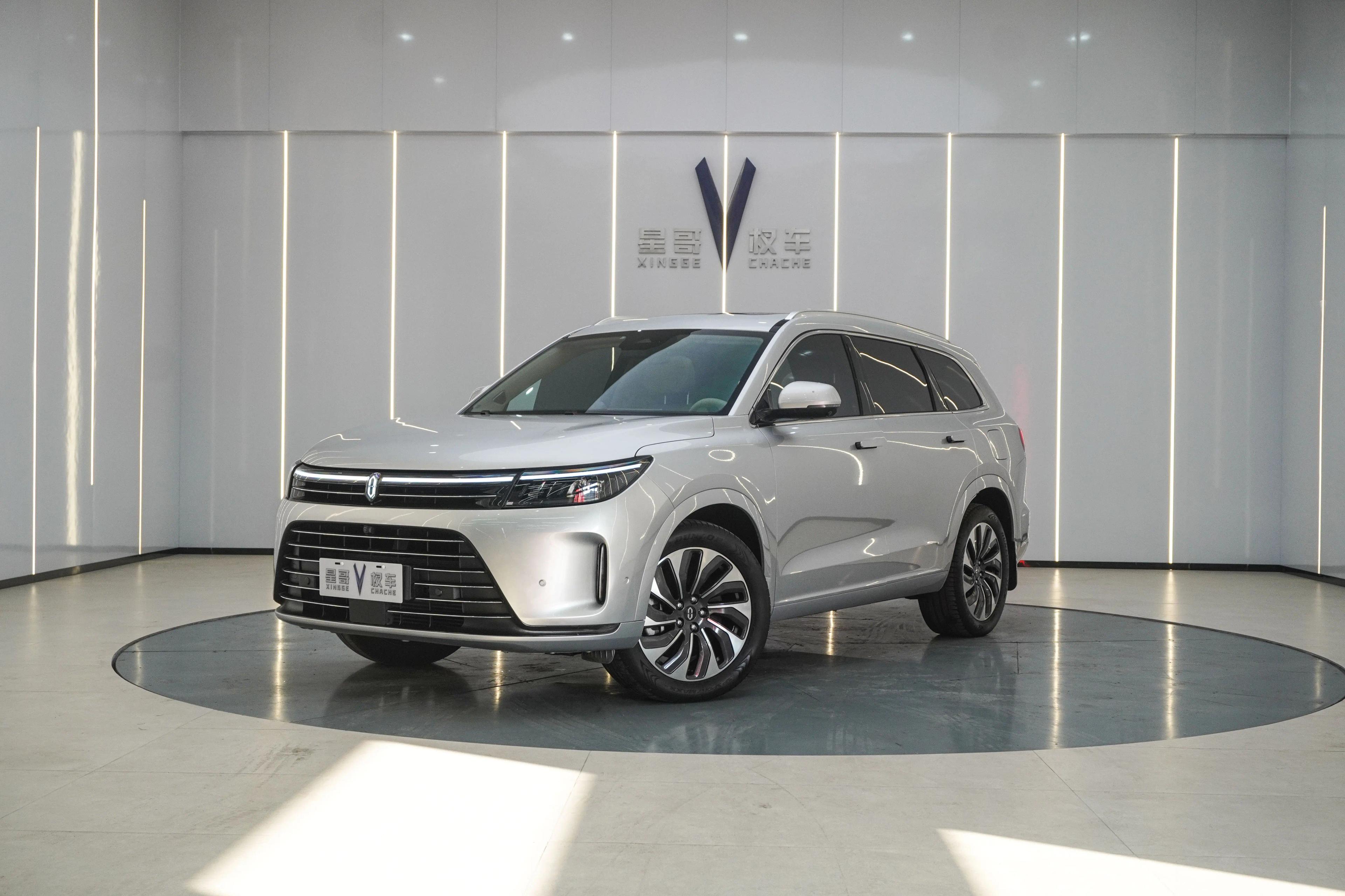 AITO M7 2024 г. 28088 км.