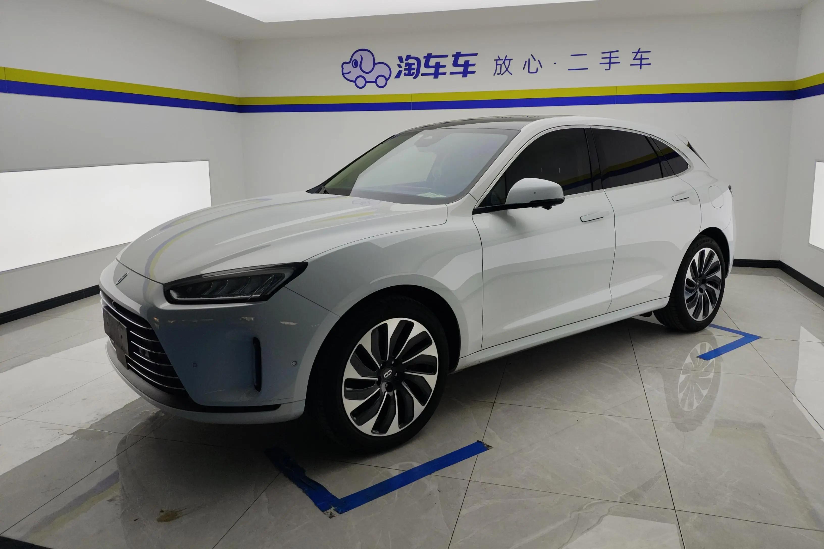 AITO M5 2022 г. 71433 км.