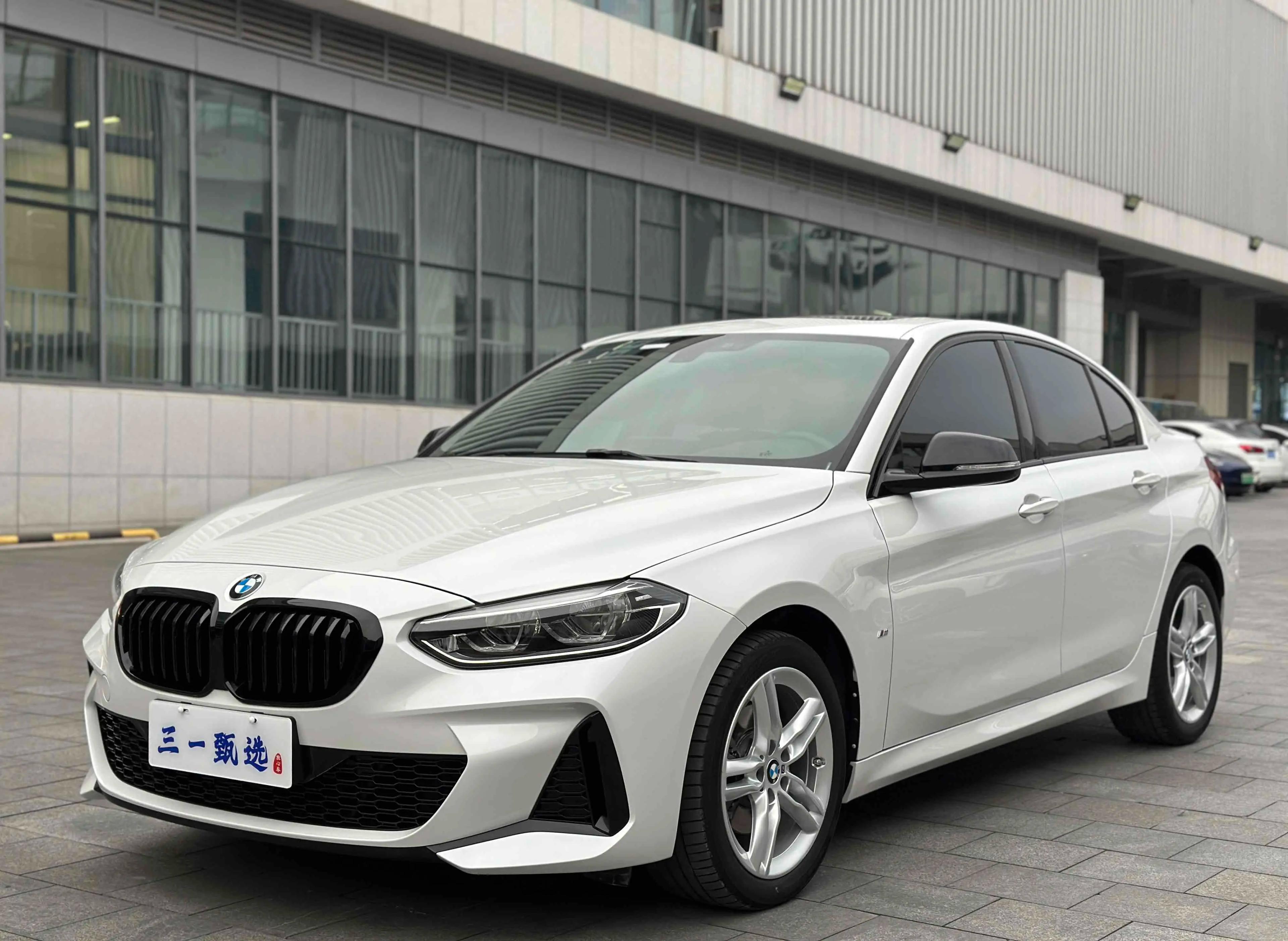 BMW 1 Series 2022 г. 34084 км.