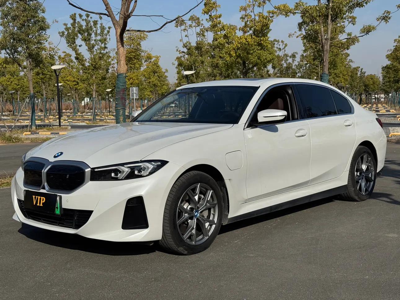 BMW i3 2024 г. 45012 км.