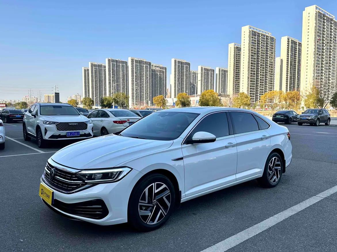 Volkswagen Sagitar 2024 г. 17861 км.