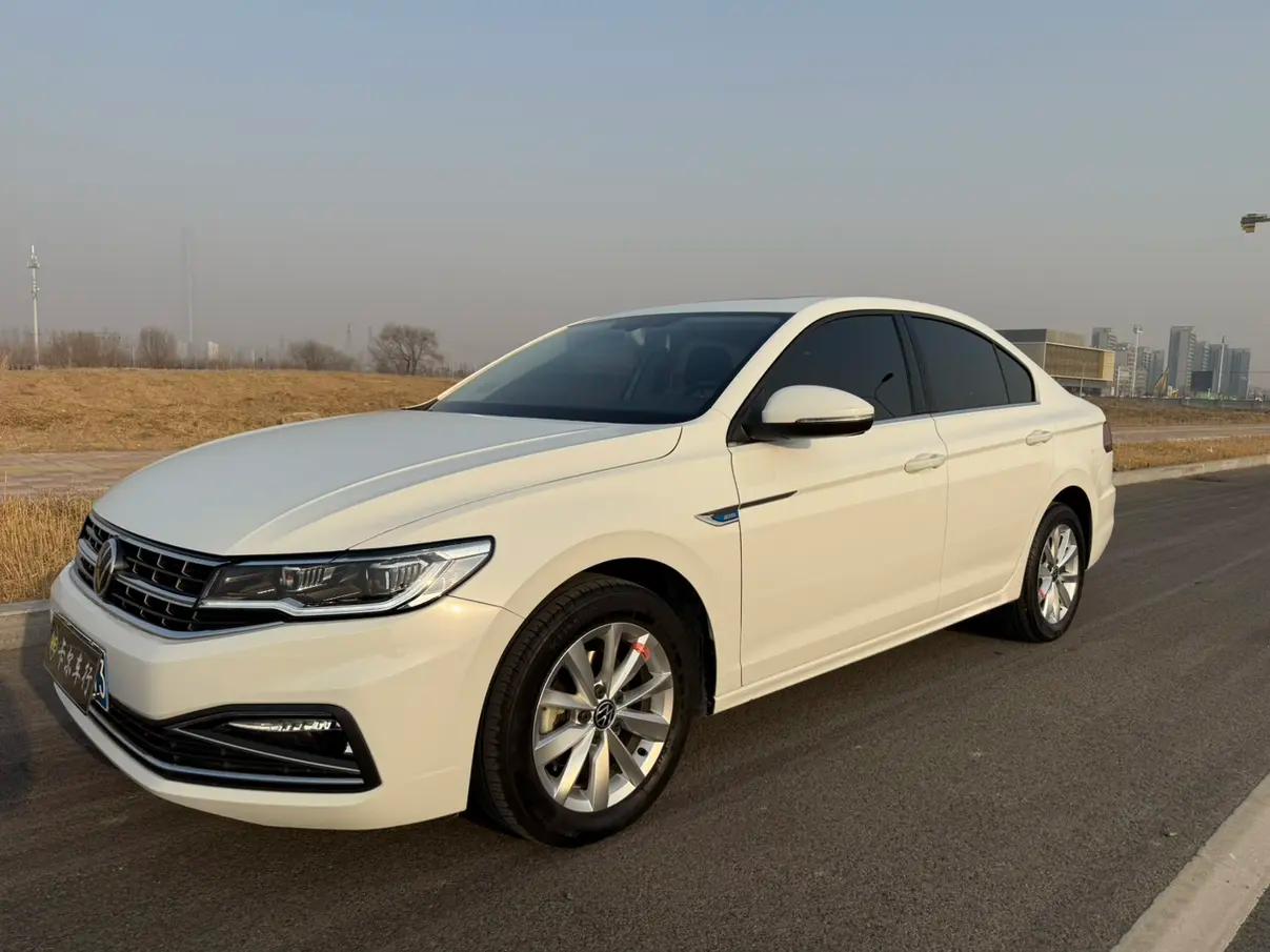 Volkswagen Bora 2022 г. 38026 км.