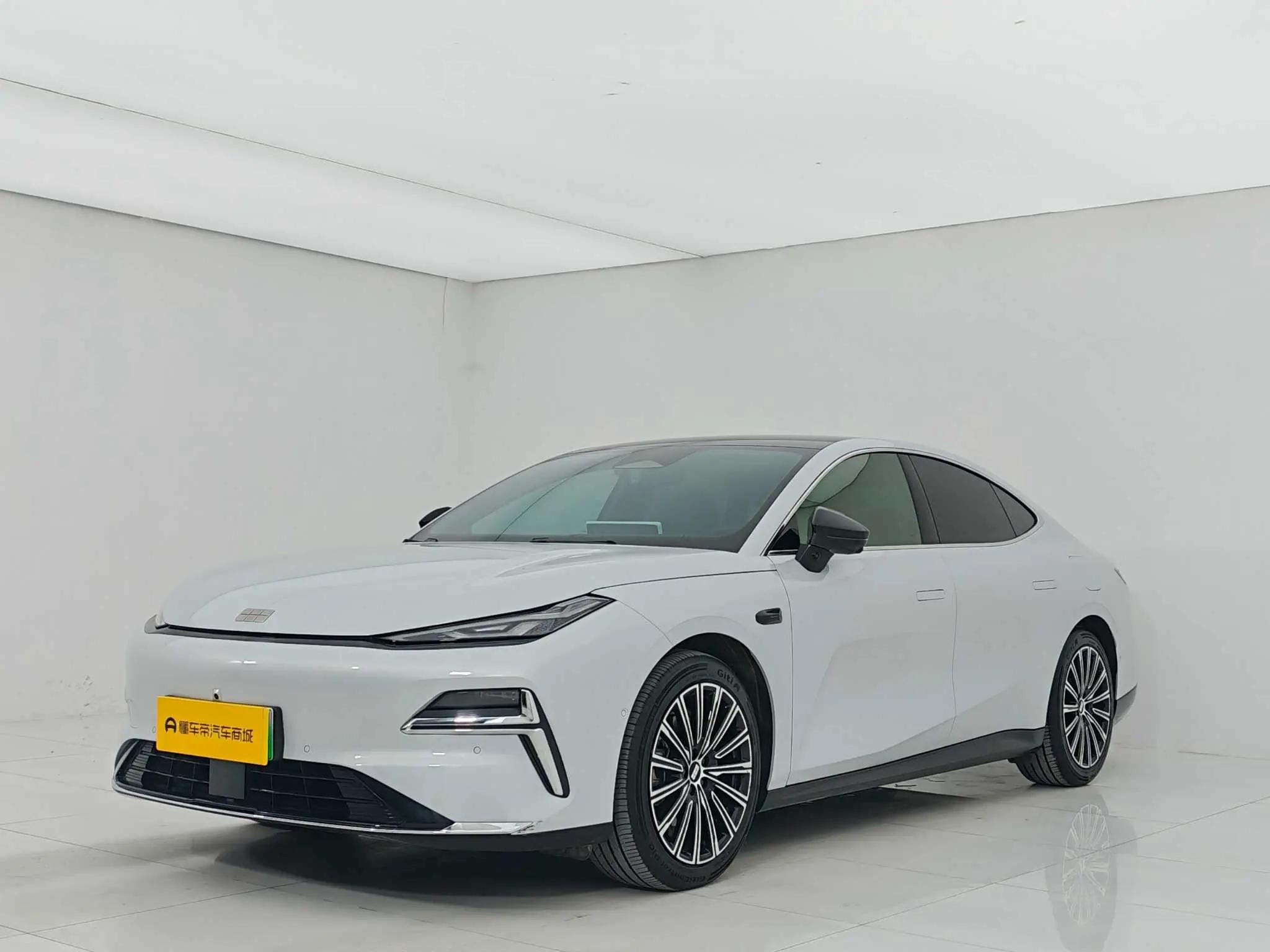 Geely Galaxy Star 8 PHEV 2025 г. 13110 км.