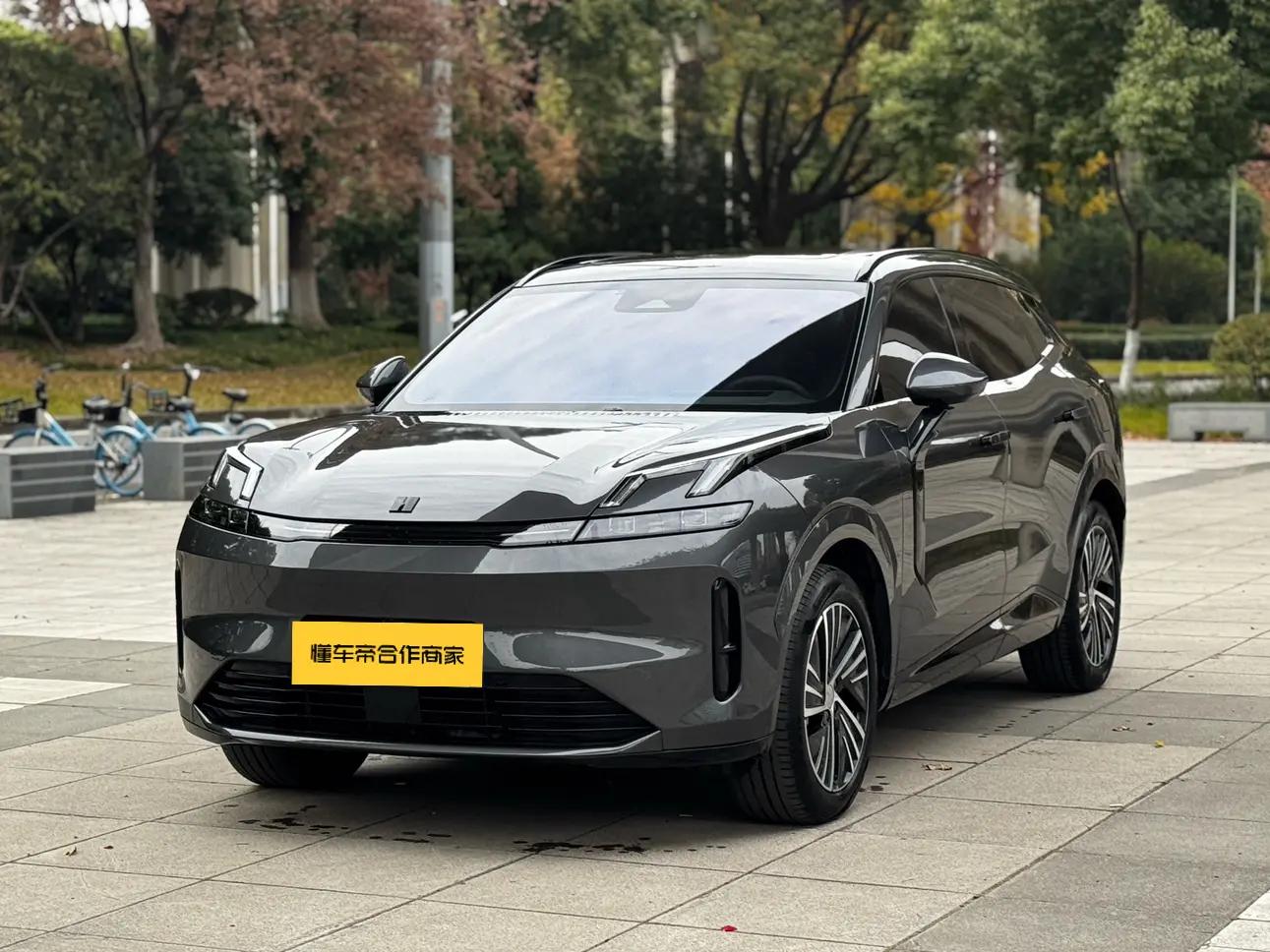 Lynk & Co 08 EM-P 2024 г. 85081 км.