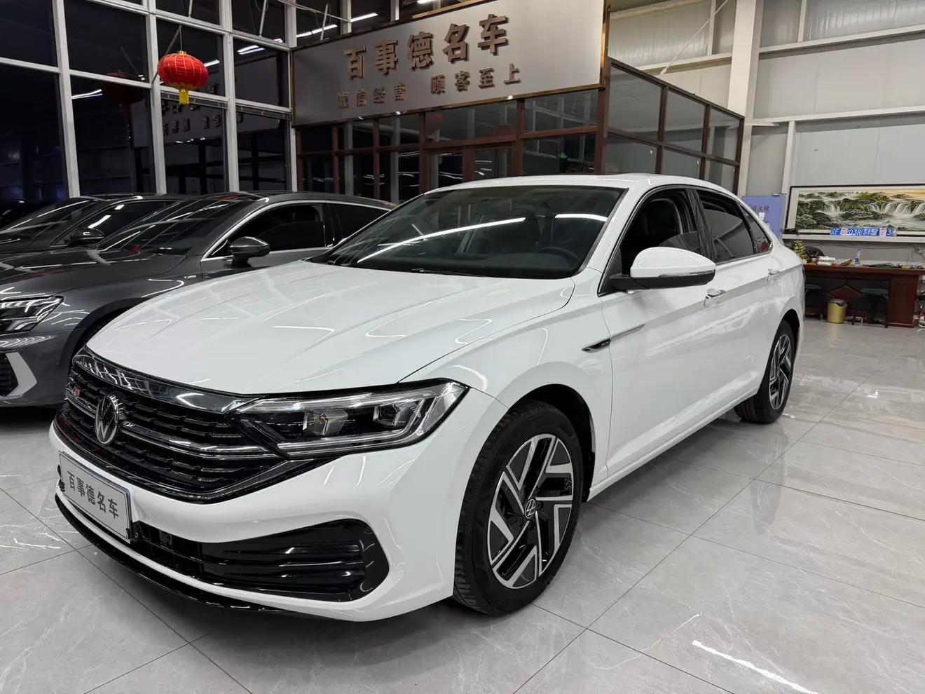 Volkswagen Sagitar 2022 г. 33000 км.