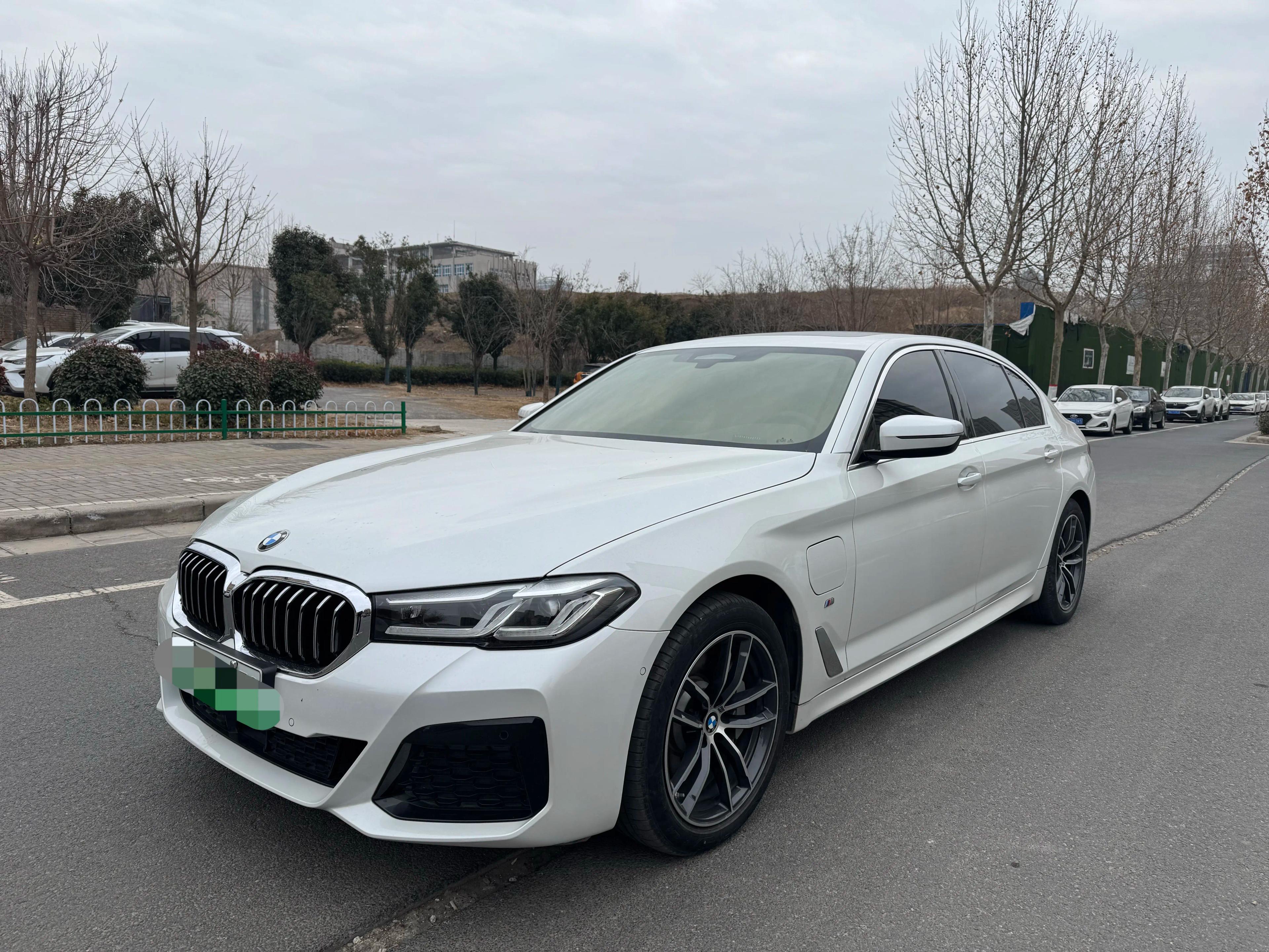 BMW 5 Series PHEV 2021 г. 32040 км.