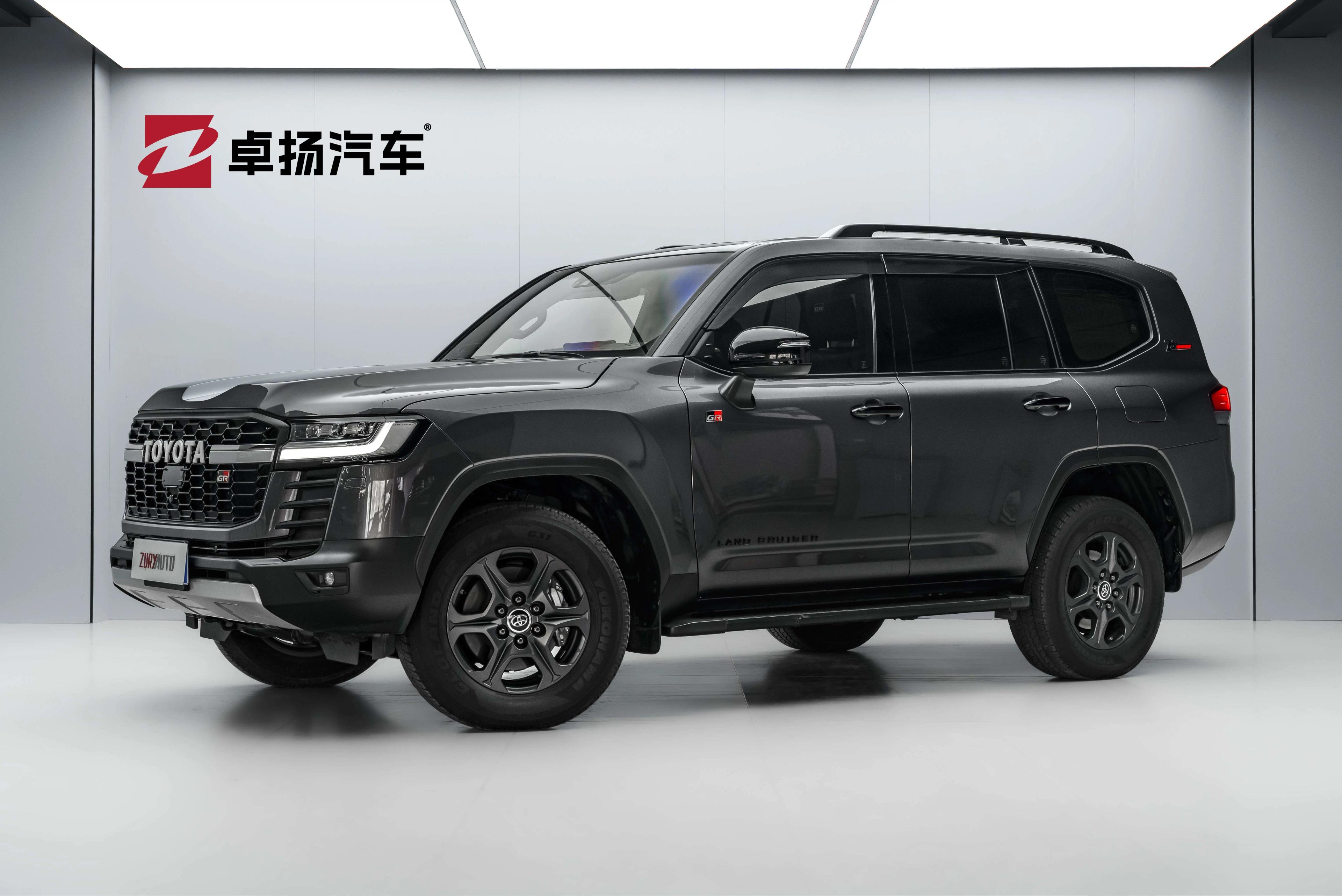 Toyota Land Cruiser 2024 г. 11095 км.