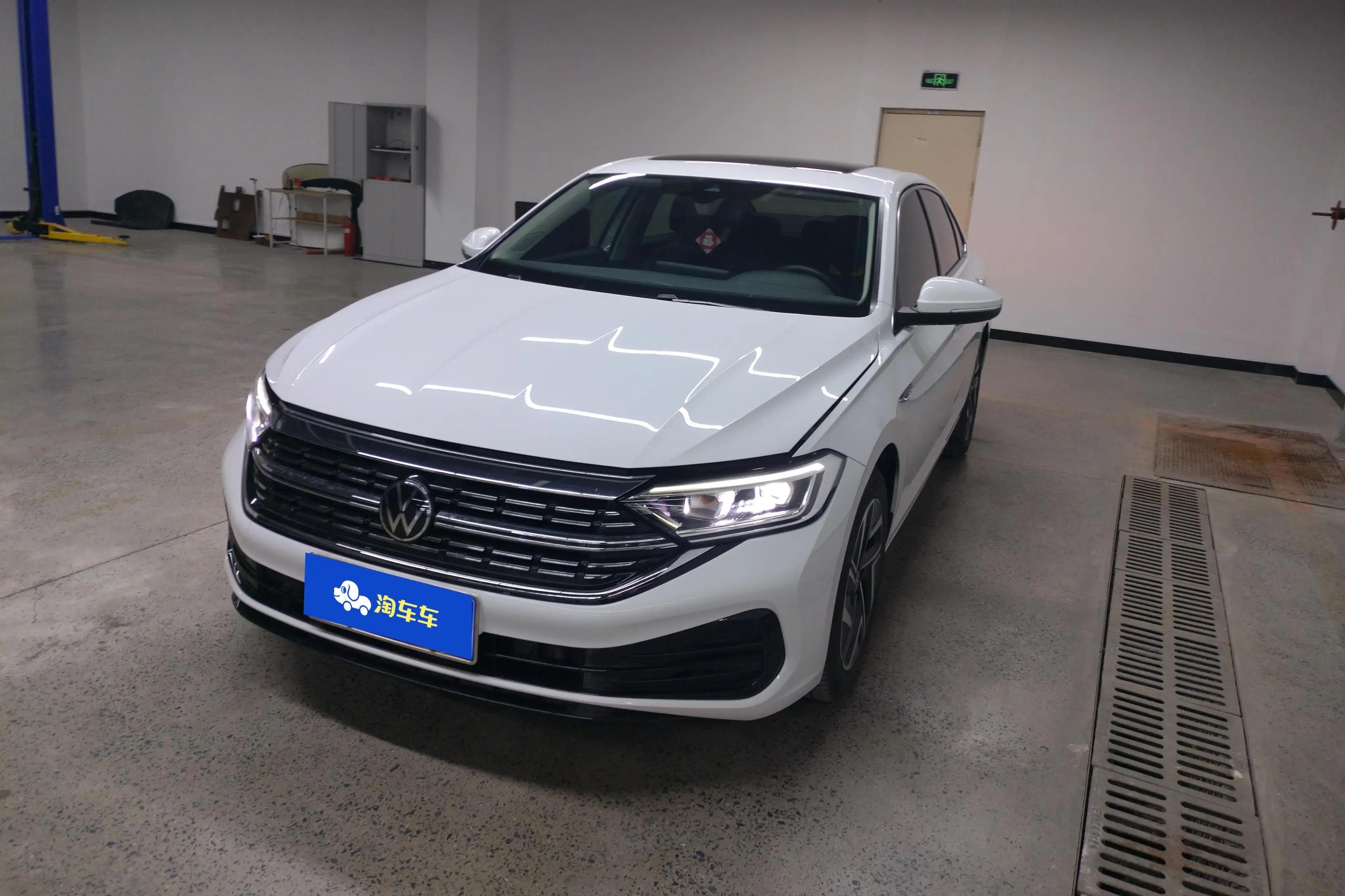 Volkswagen Sagitar 2024 г. 38500 км.