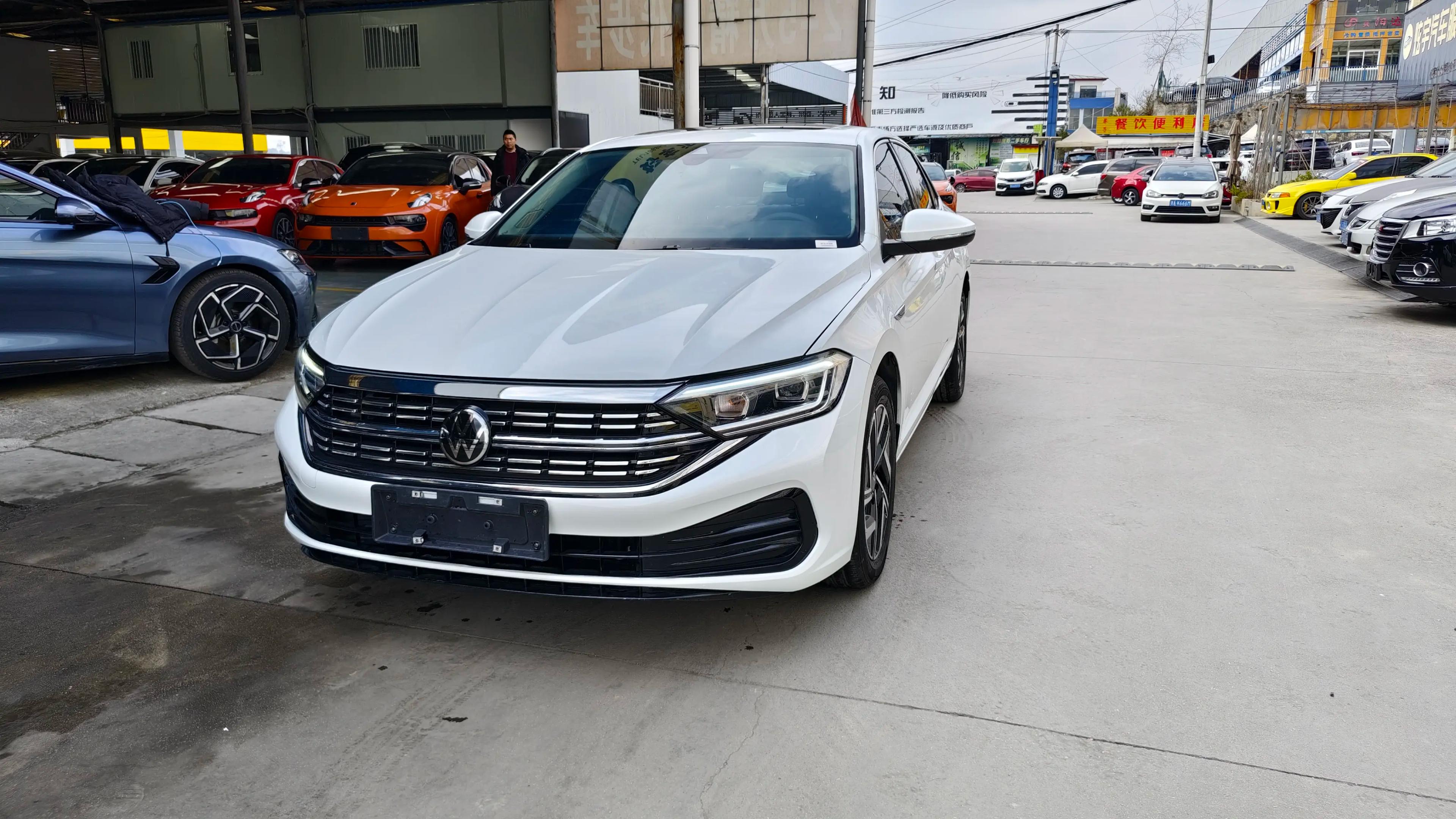 Volkswagen Sagitar 2023 г. 19000 км.