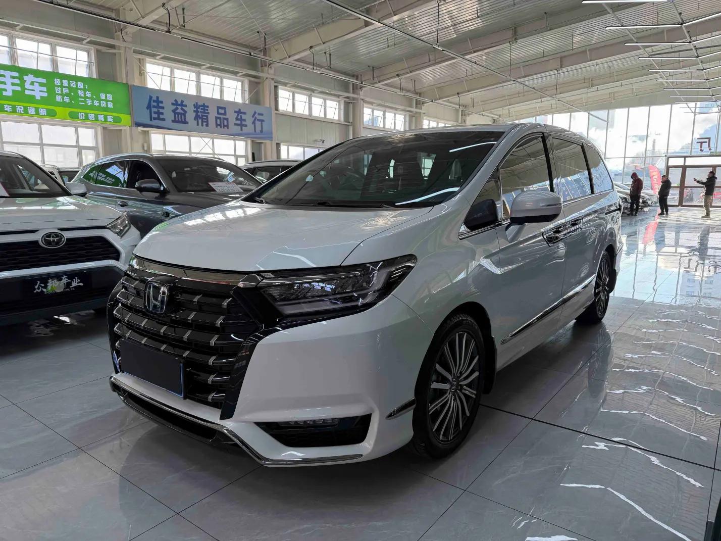 Honda Elysion 2022 г. 50082 км.