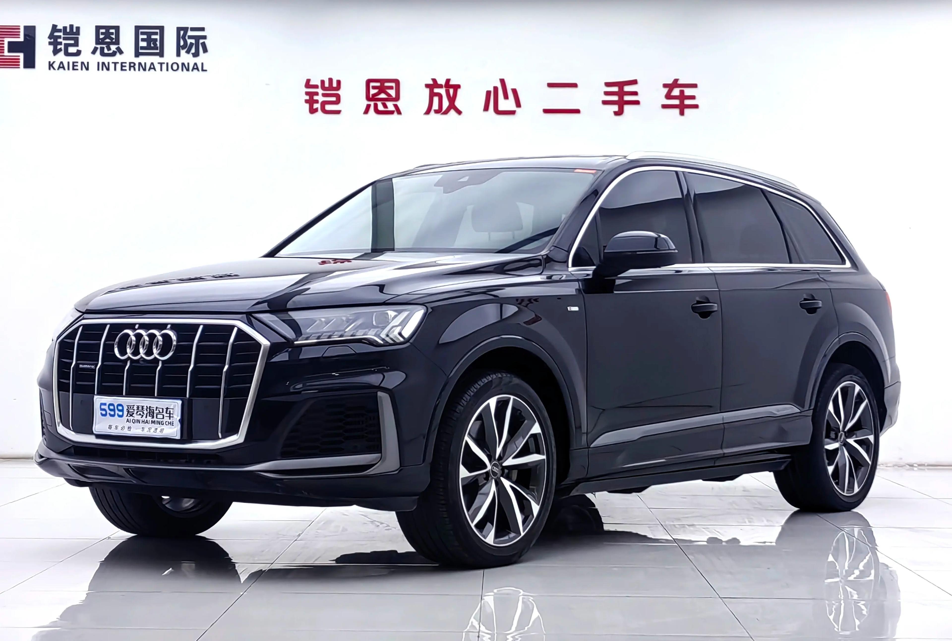 Audi Q7 2021 г. 64228 км.