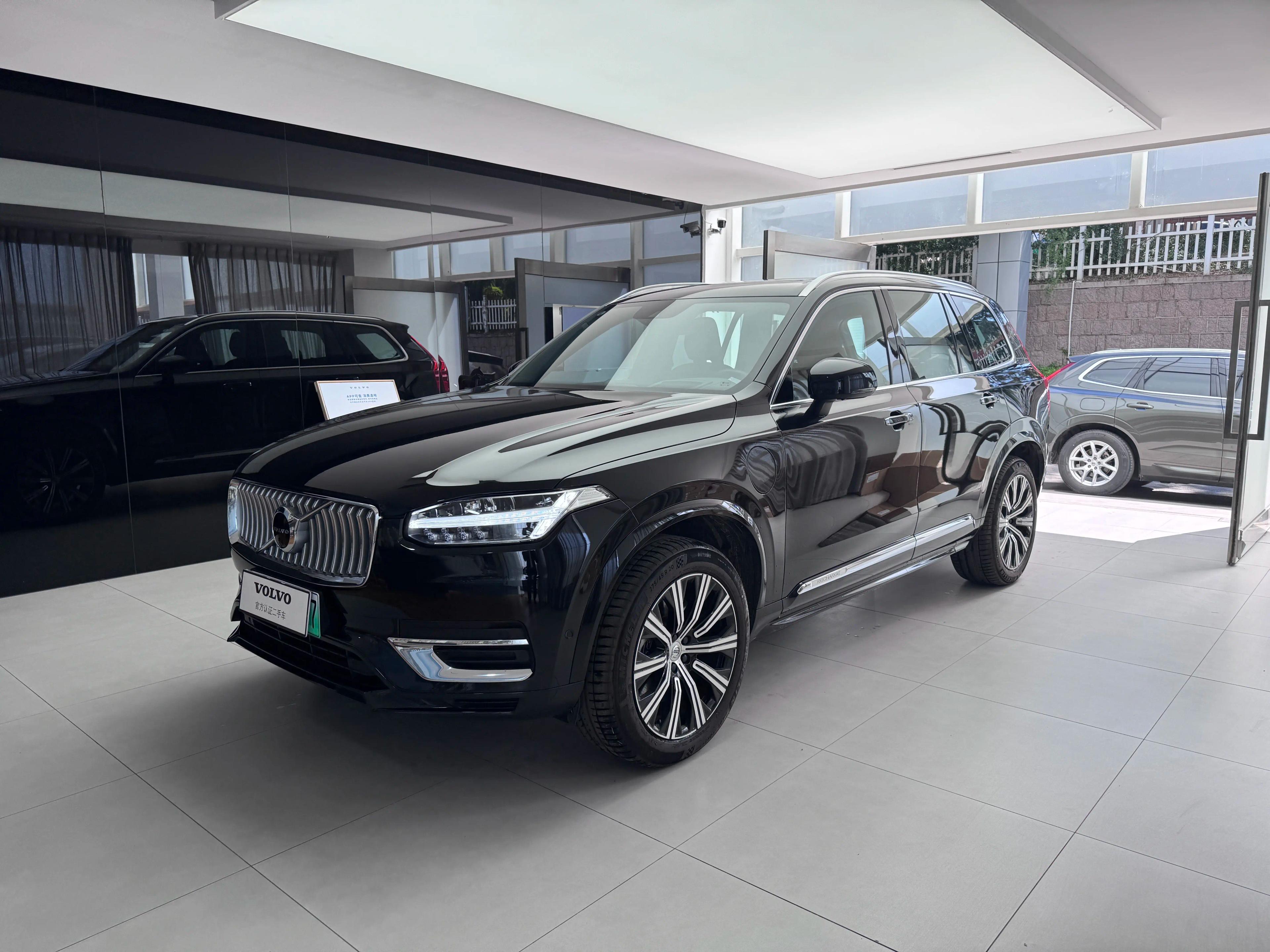 Volvo XC90 PHEV 2023 г. 4261 км.