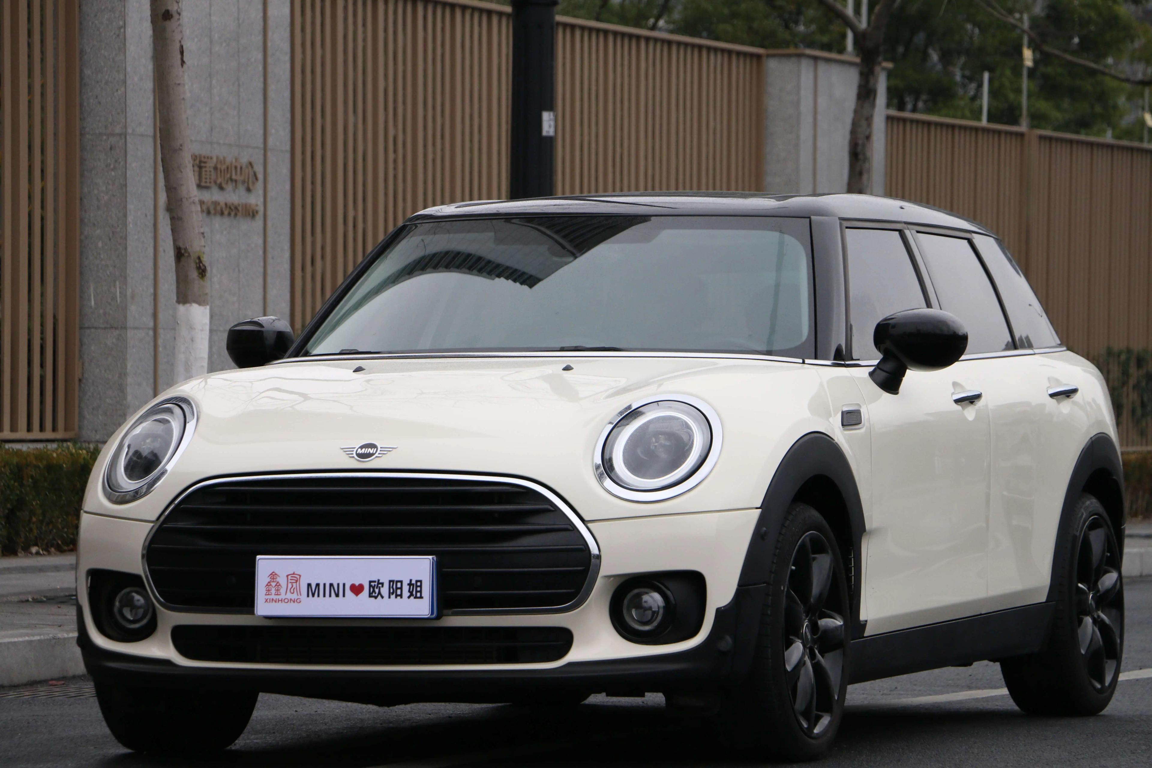 MINI CLUBMAN 2022 г. 27111 км.