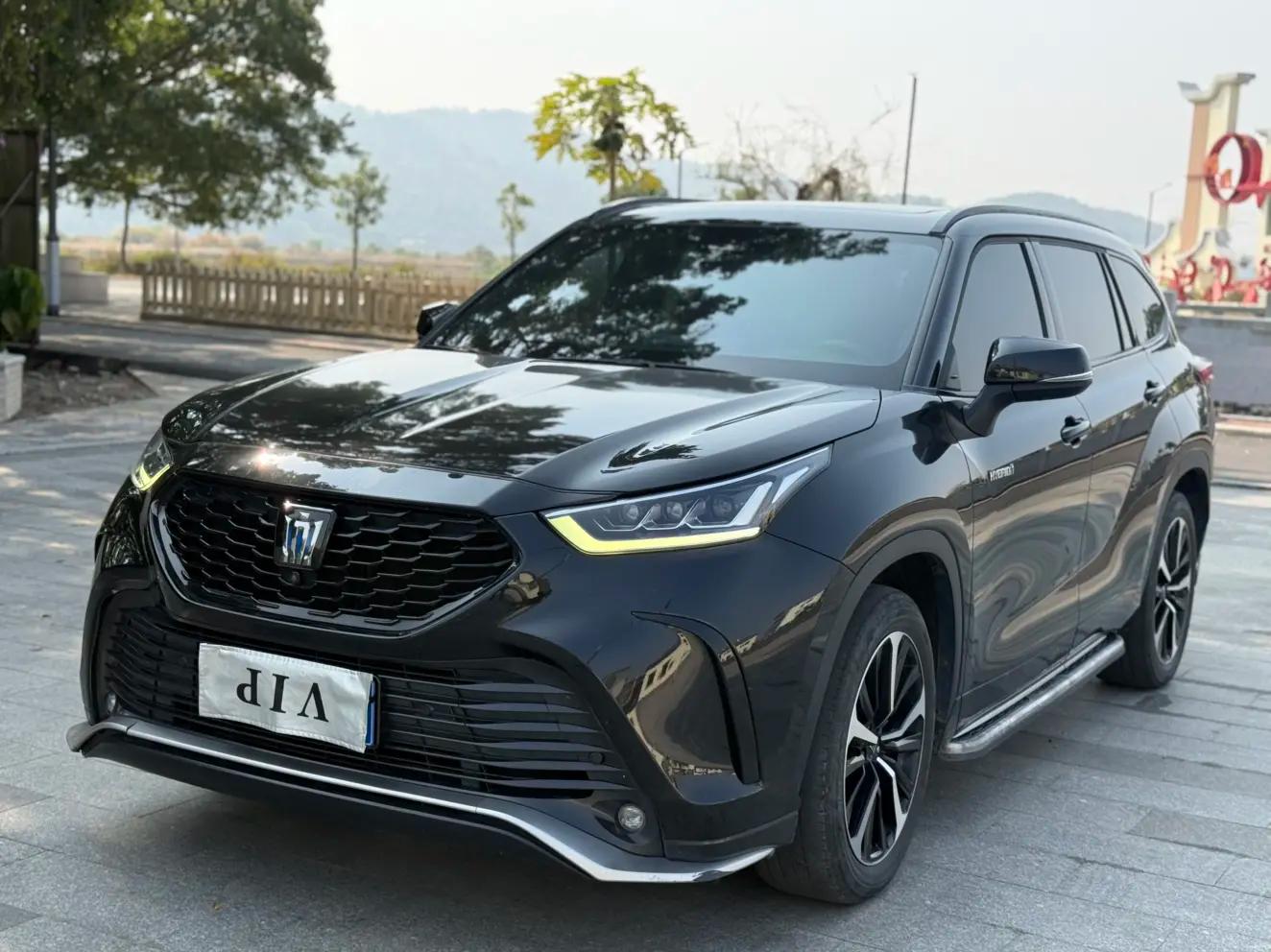 Toyota Crown Kluger 2022 г. 74632 км.