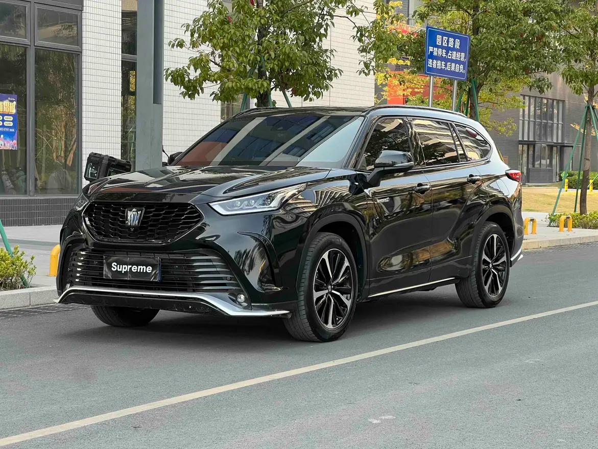 Toyota Crown Kluger 2022 г. 76134 км.