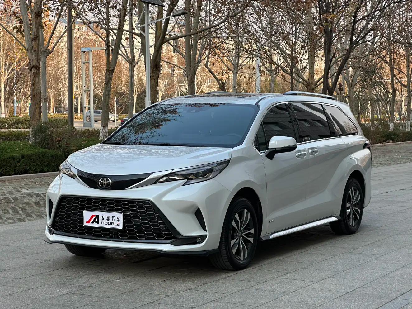 Toyota Granvia 2024 г. 20067 км.