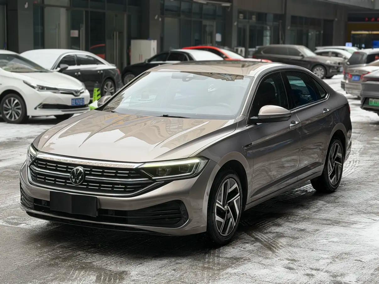 Volkswagen Sagitar 2023 г. 80139 км.