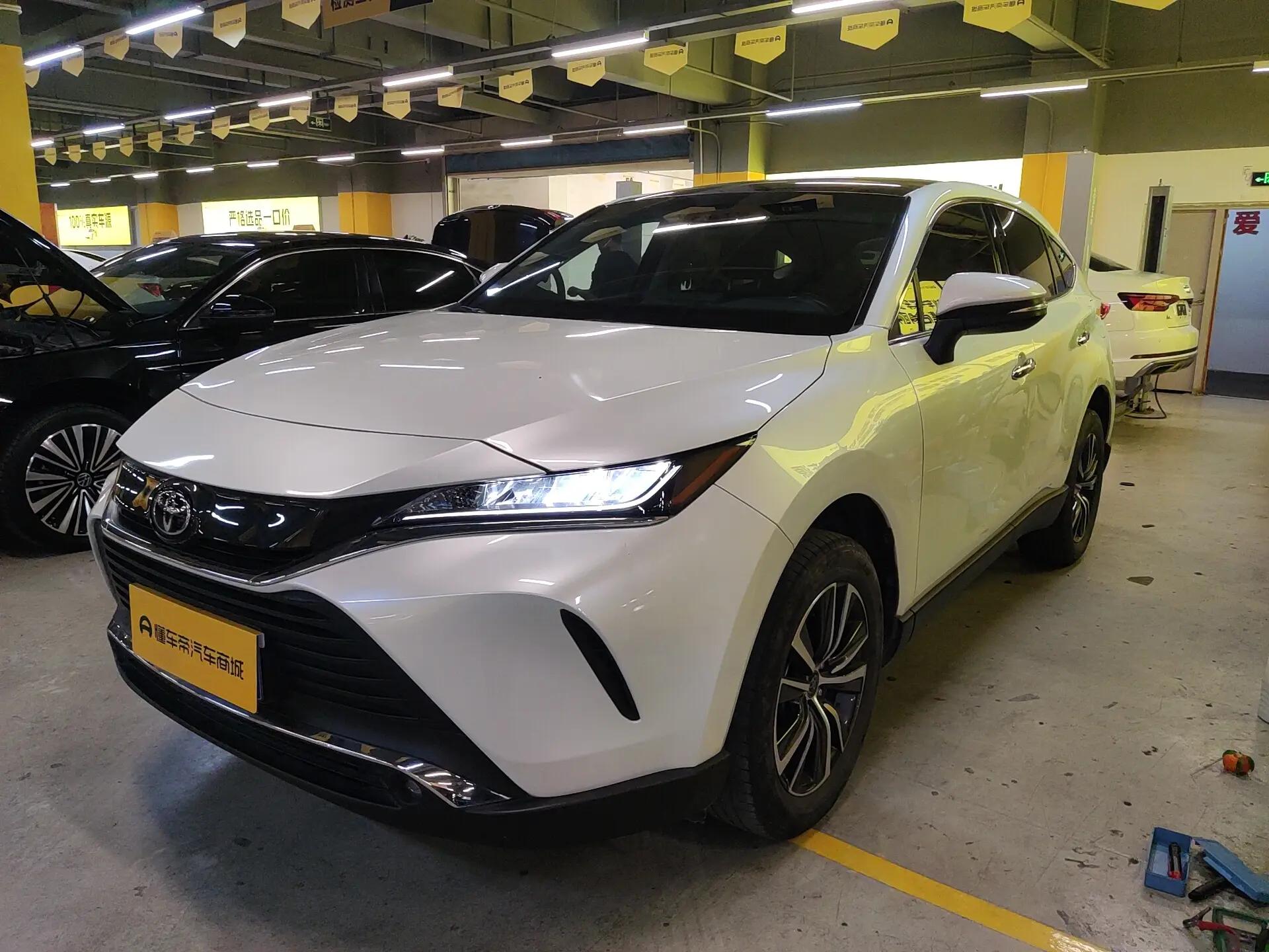 Toyota Harrier 2023 г. 41618 км.