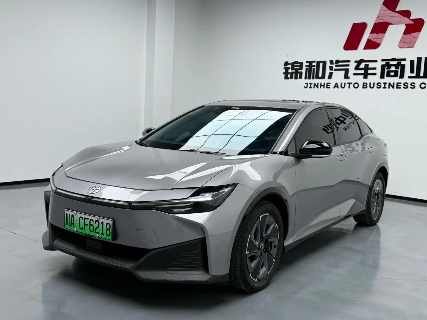 Toyota bZ3 2025 г. 5596 км.