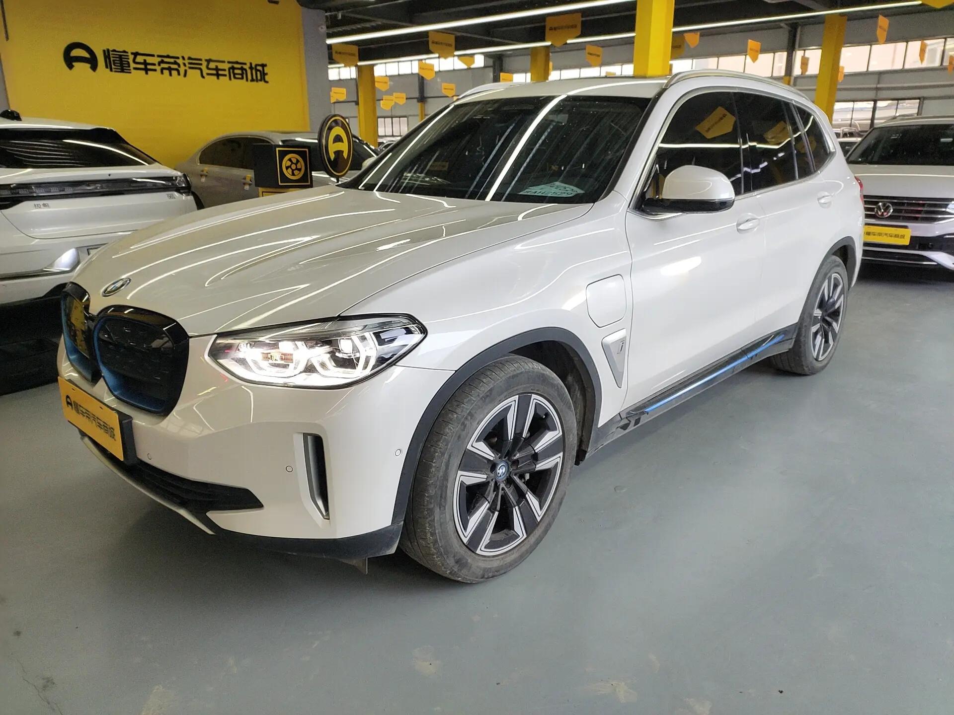 BMW iX3 2021 г. 72811 км.