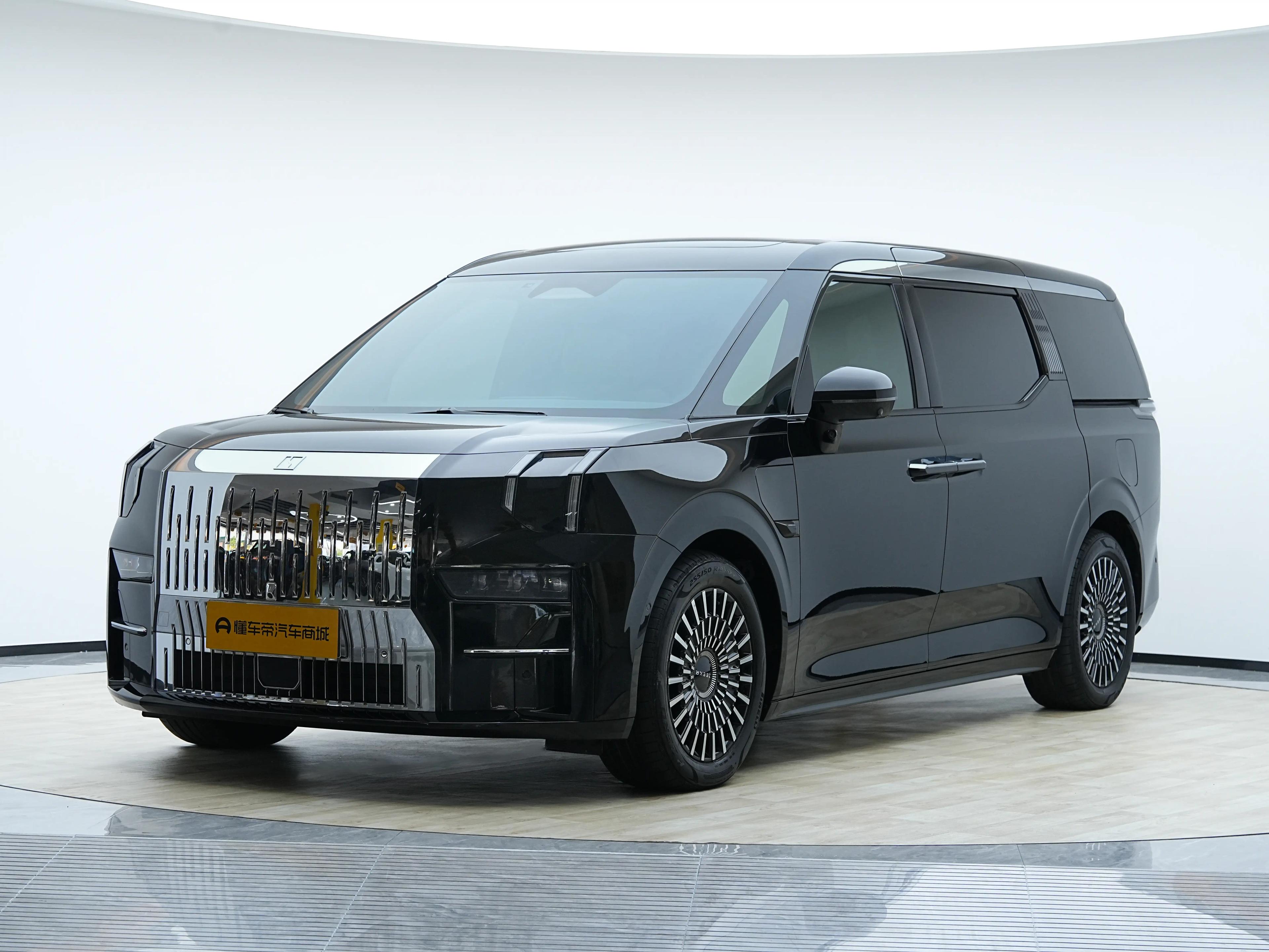 ZEEKR 009 2023 г. 31480 км.