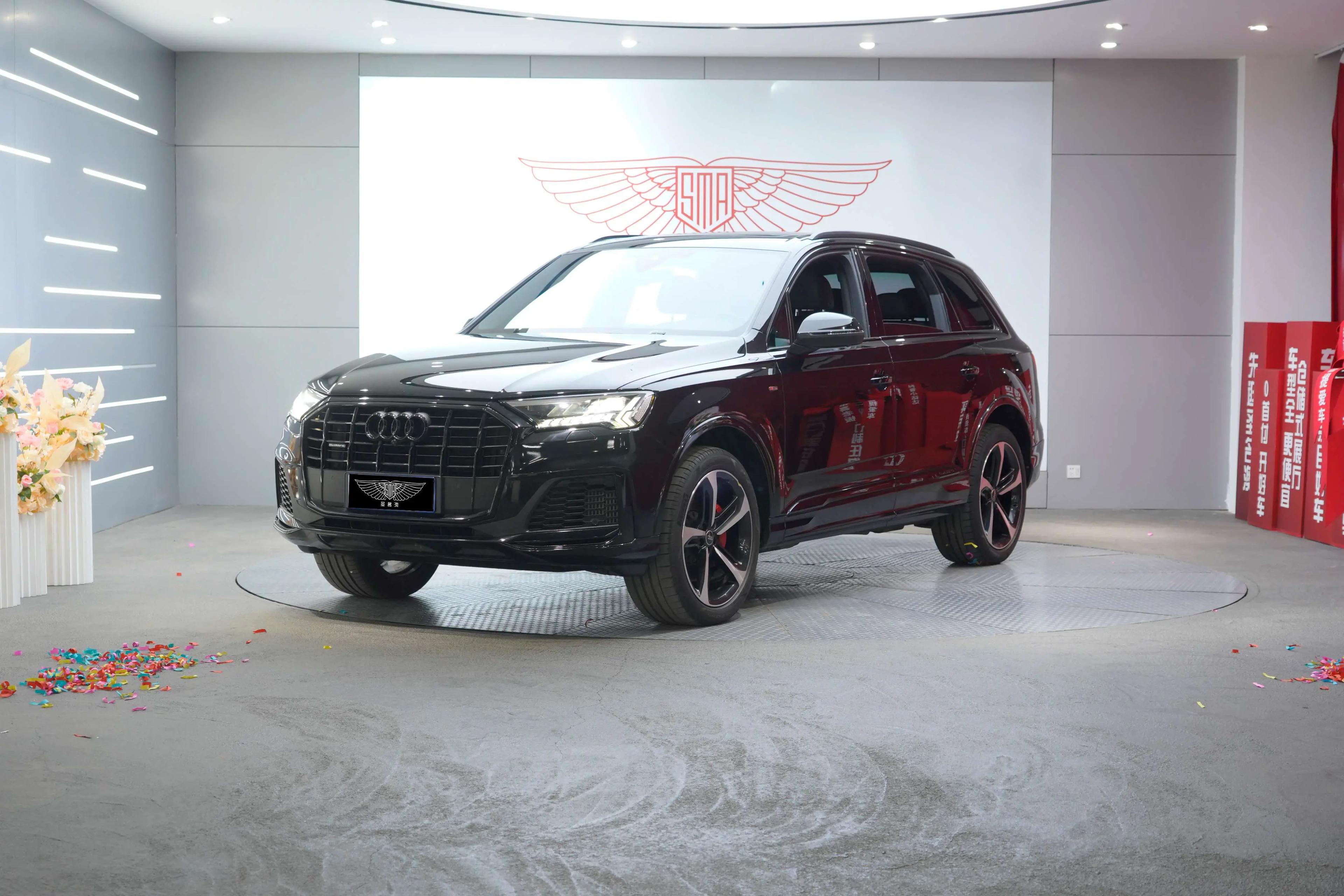 Audi Q7 2022 г. 59047 км.