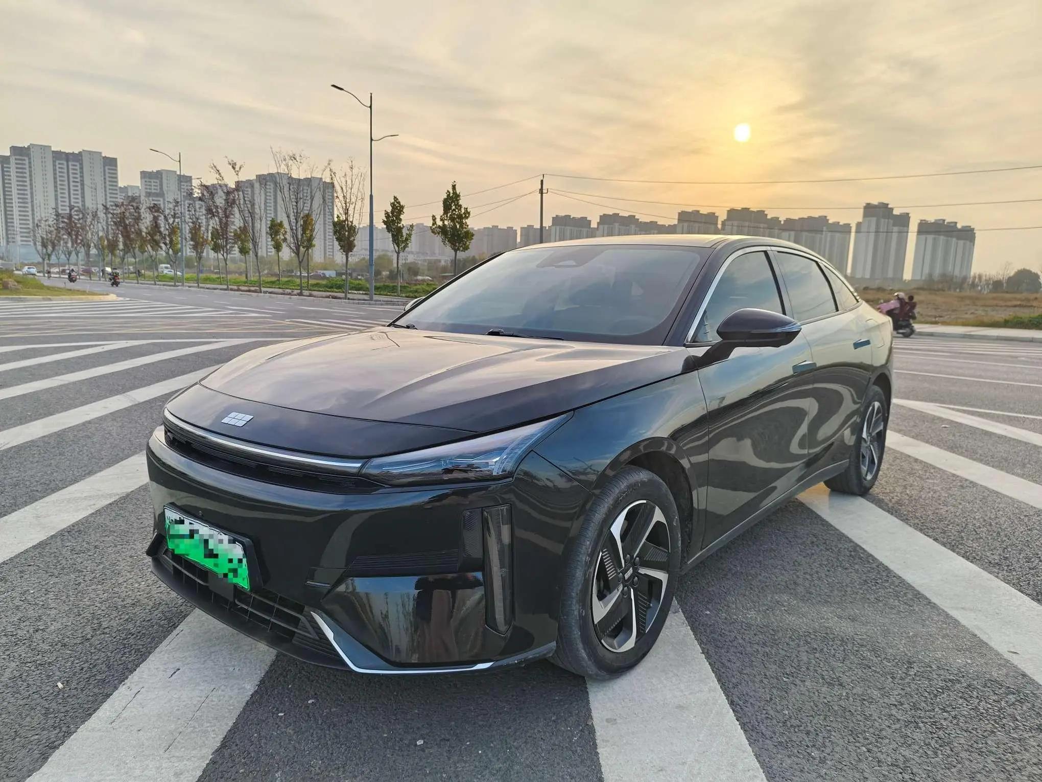 Geely Galaxy L6 2024 г. 38027 км.