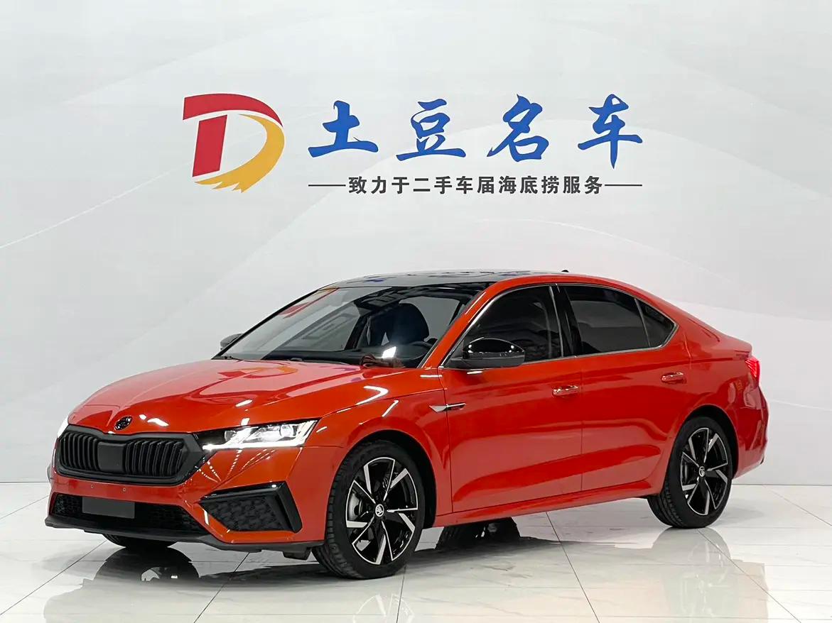 Skoda Octavia 2021 г. 18881 км.