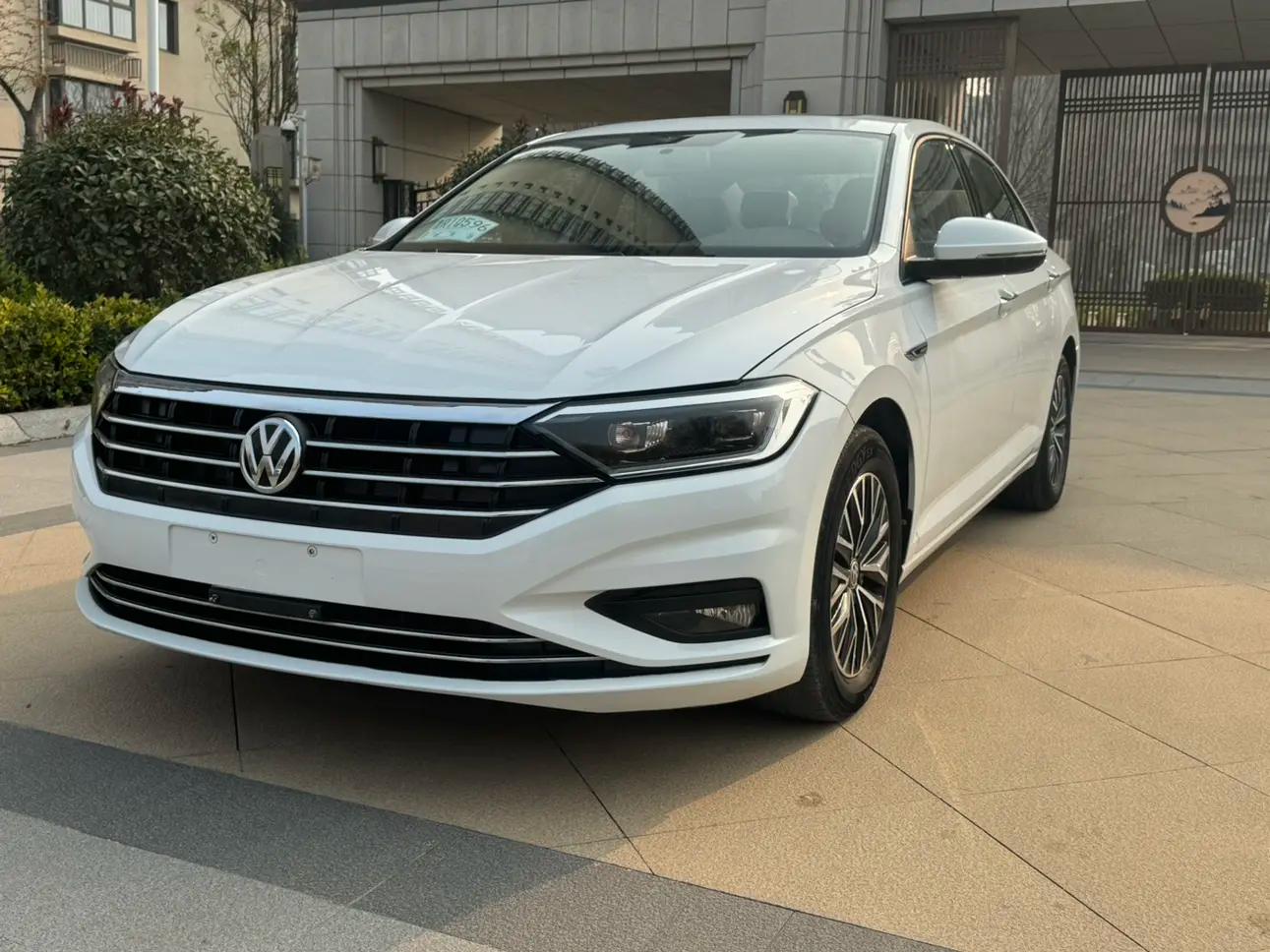 Volkswagen Sagitar 2021 г. 40118 км.