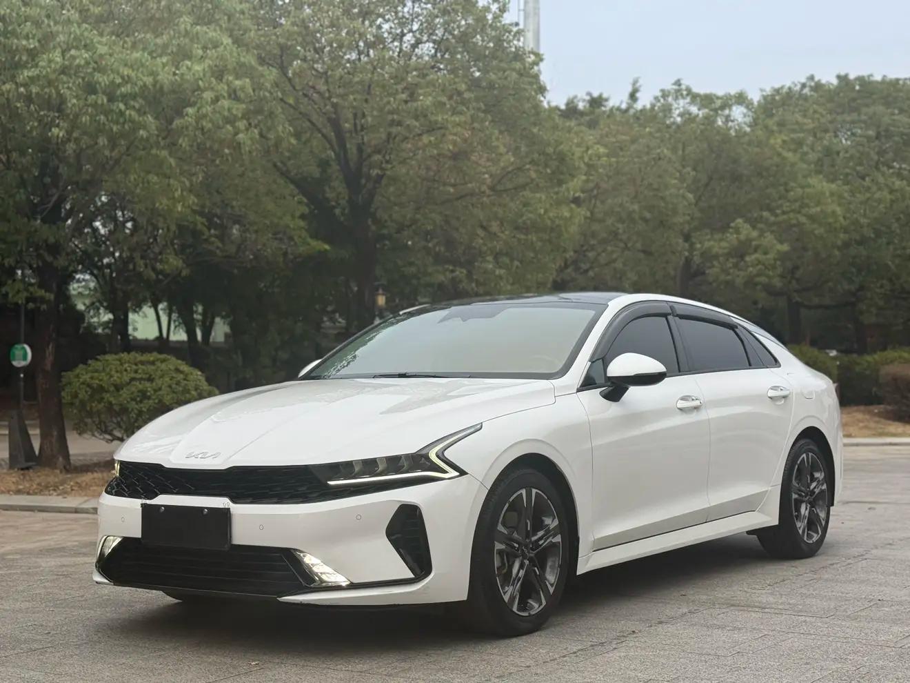 Kia K5 2023 г. 40117 км.